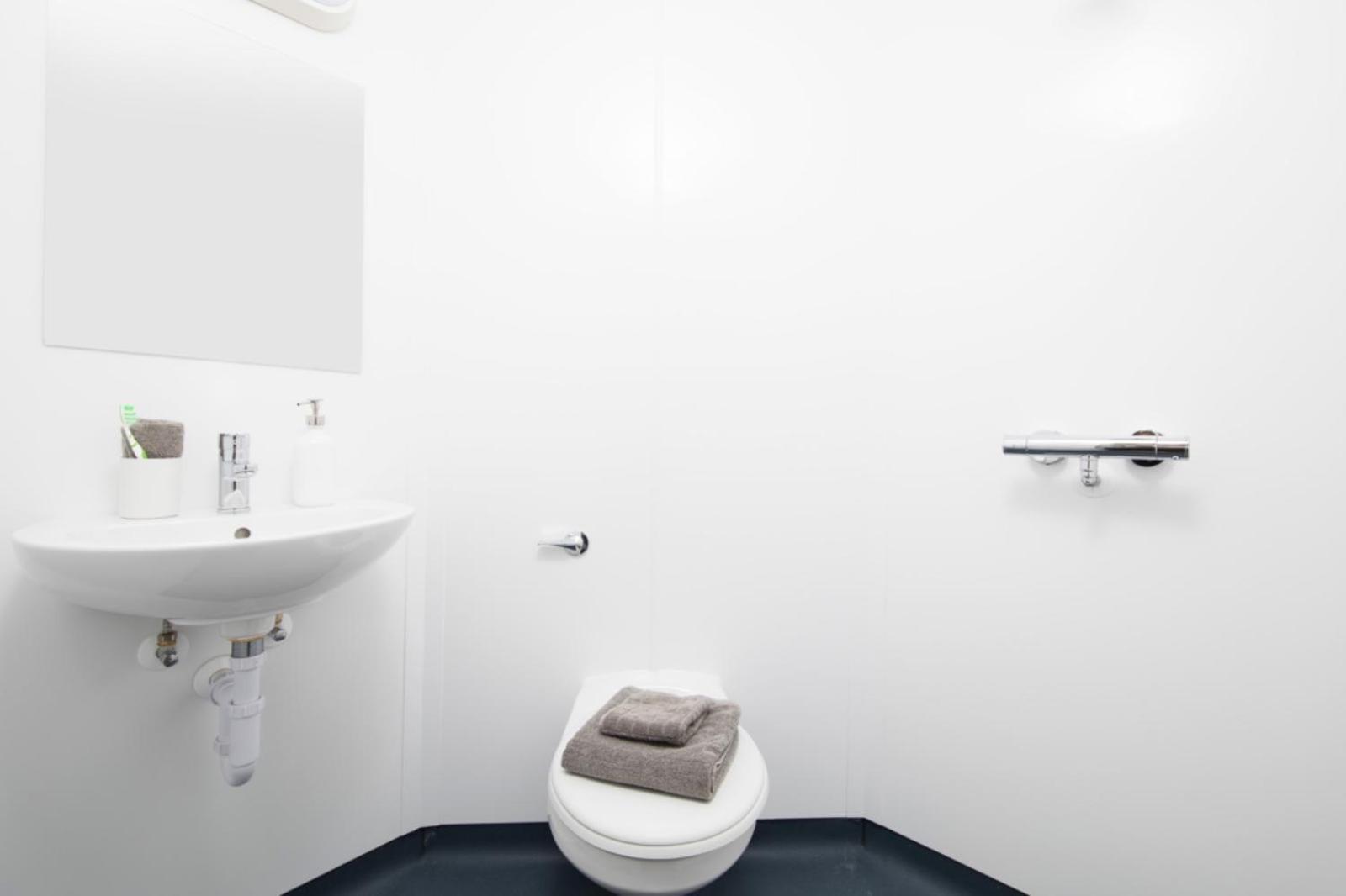Student Only, Ensuite In A At Privatunterkunft