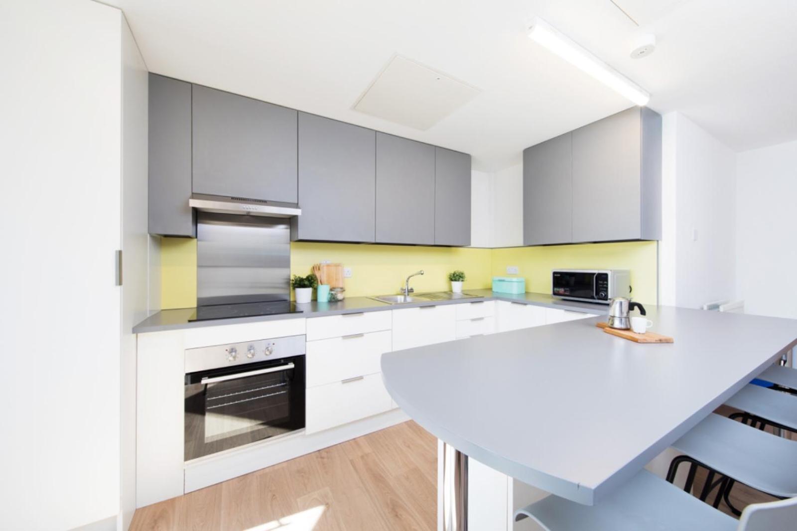 Student Only, Ensuite In A At Privatunterkunft *