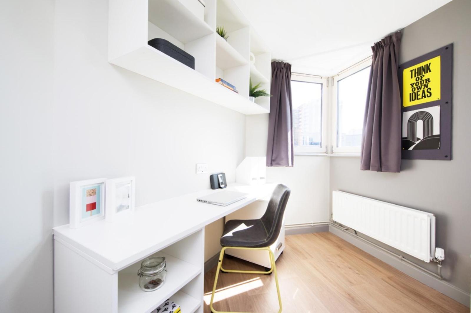 Student Only, Ensuite In A At Privatunterkunft *