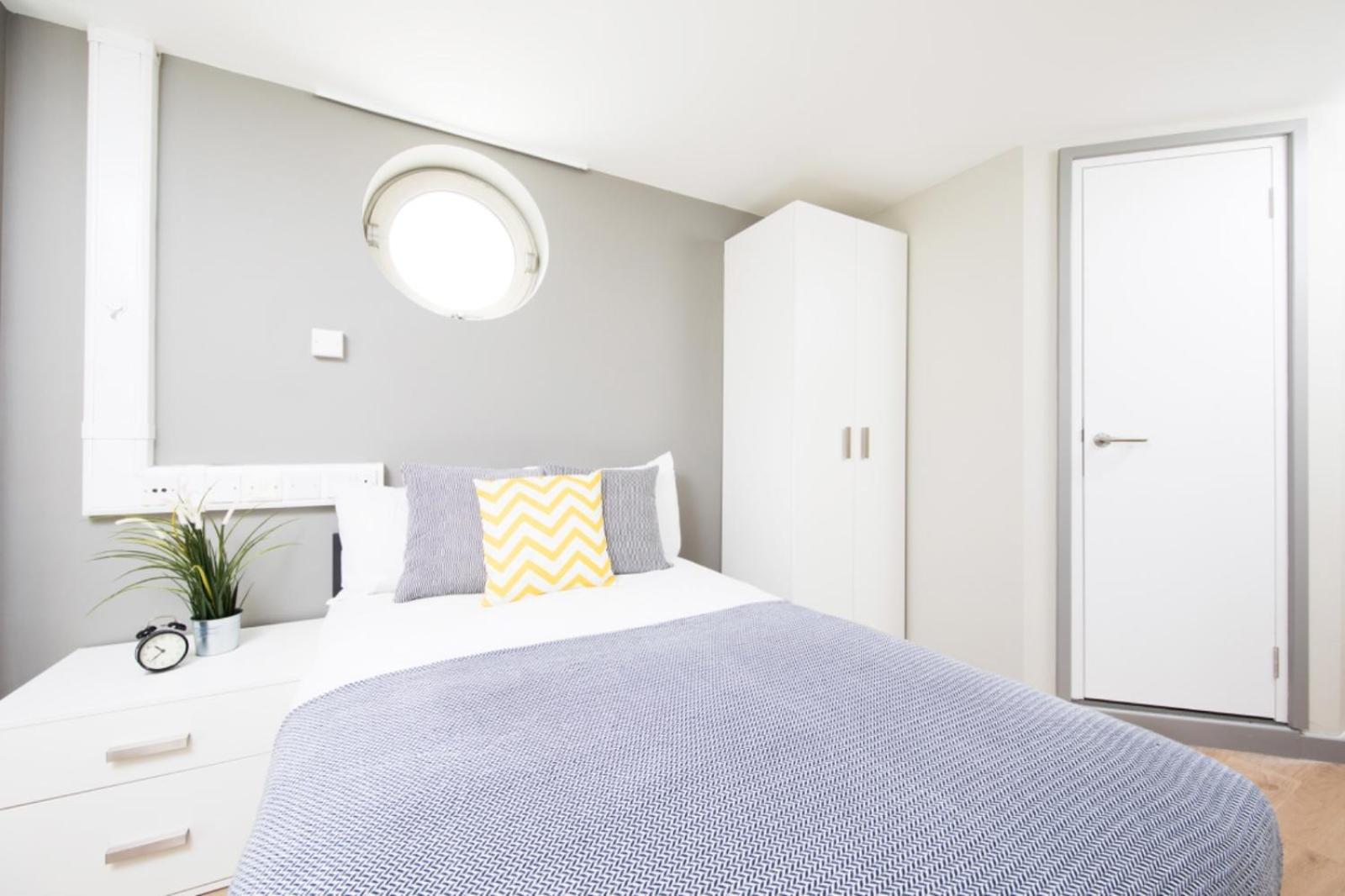 Student Only, Ensuite In A At Privatunterkunft London