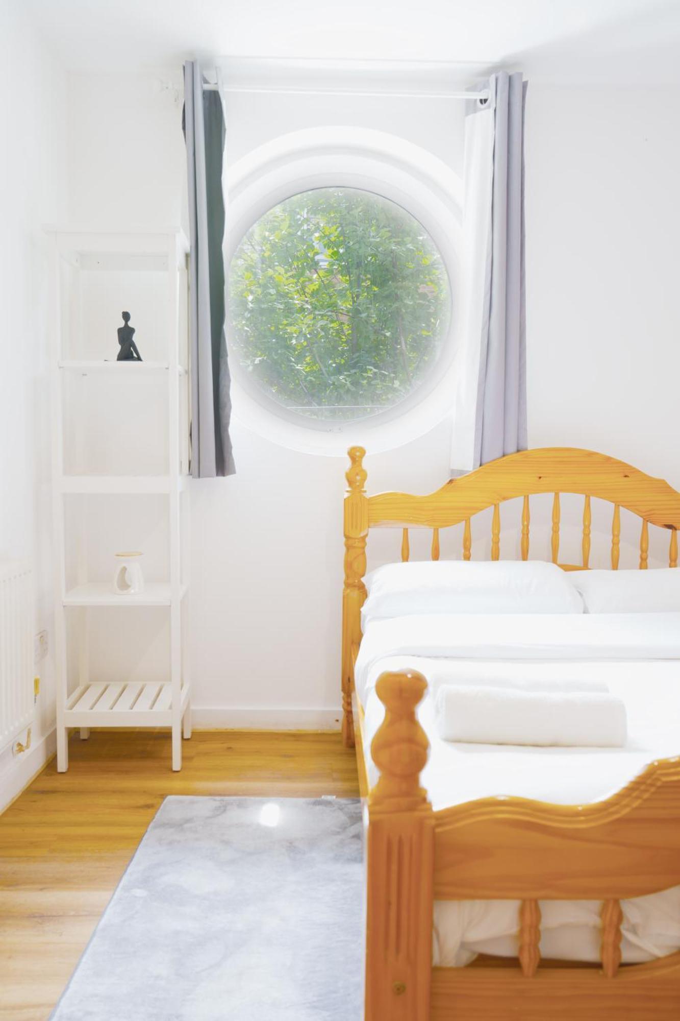 Apartment Spacious 2bd 2baths In *