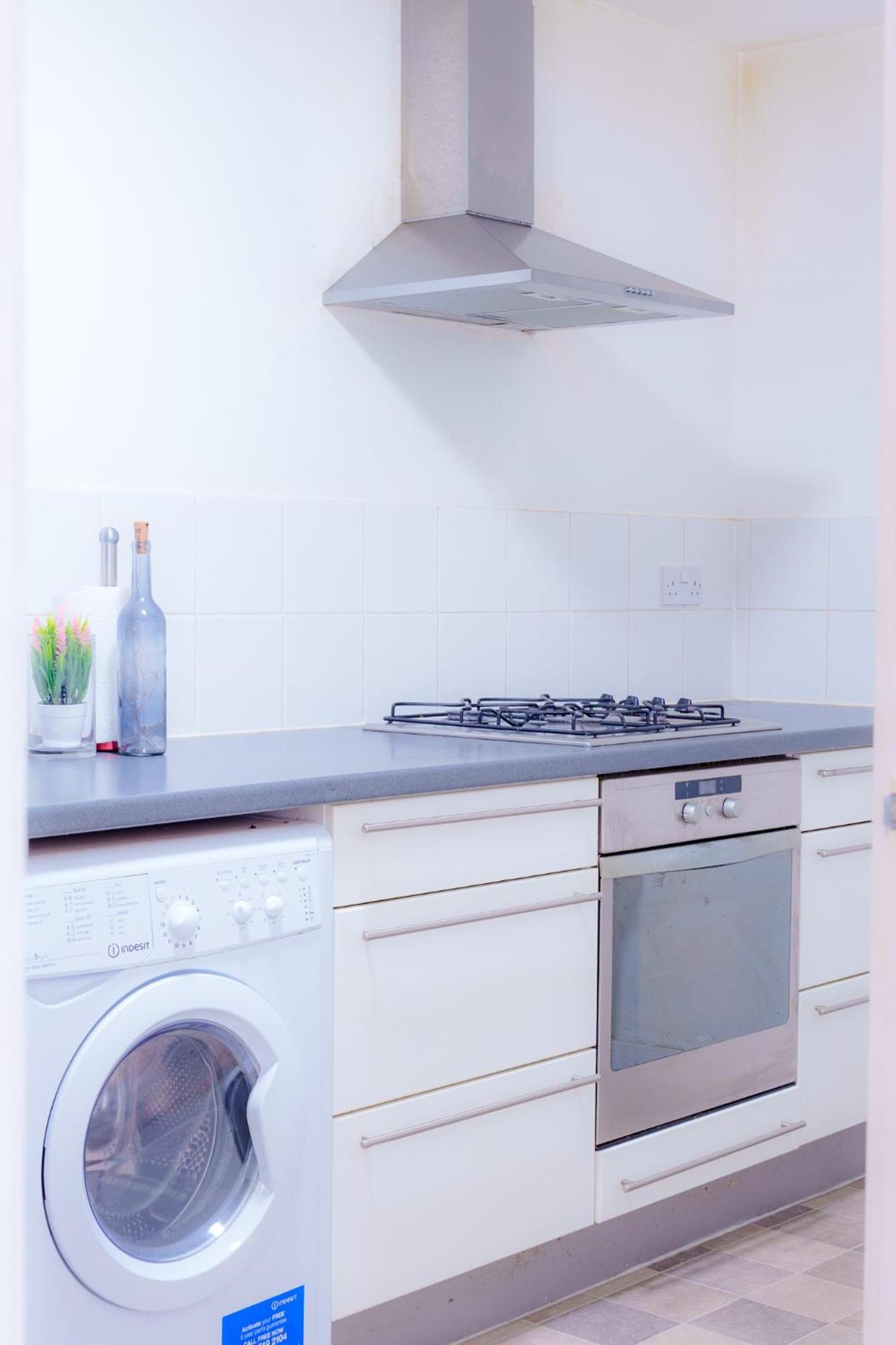 Spacious 2bd 2baths In *