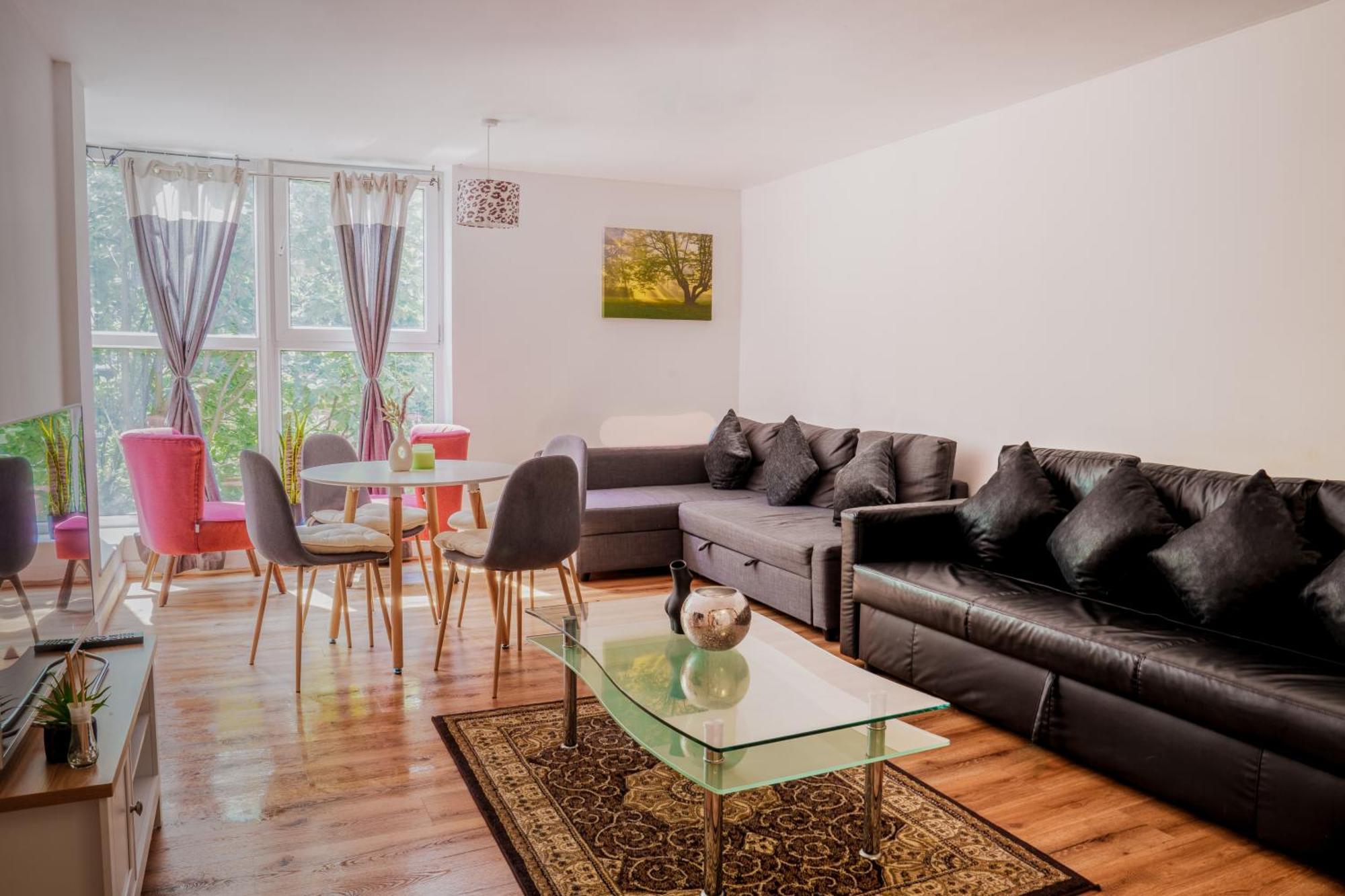 Spacious 2bd 2baths In Apartment *