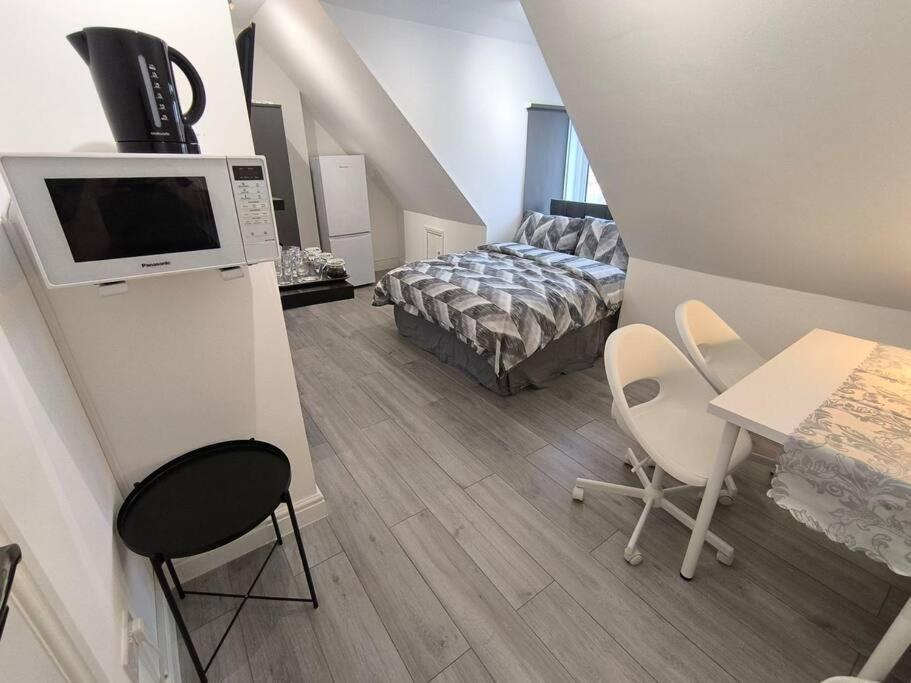 Style Room, Near Tooting Broadway Station Apartment