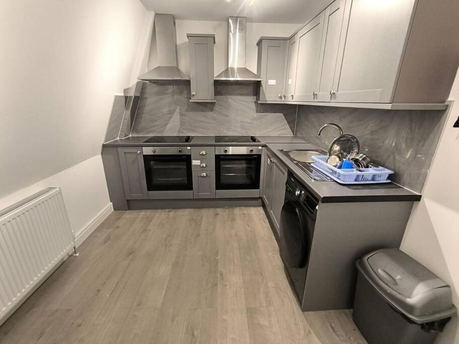 Style Room, Near Tooting Broadway Station Apartment *
