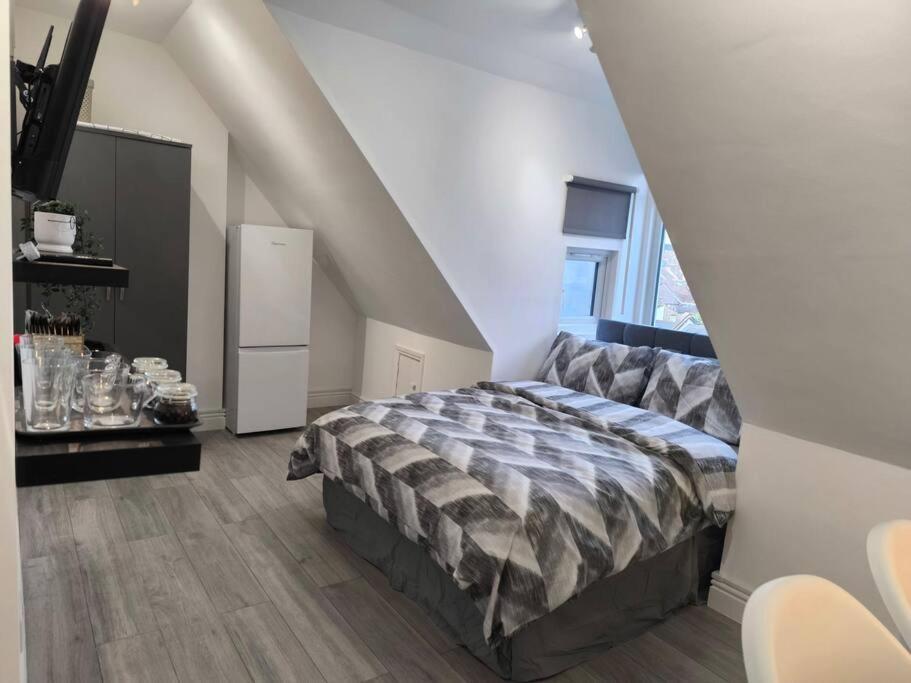 Apartment Style Room, Near Tooting Broadway Station London
