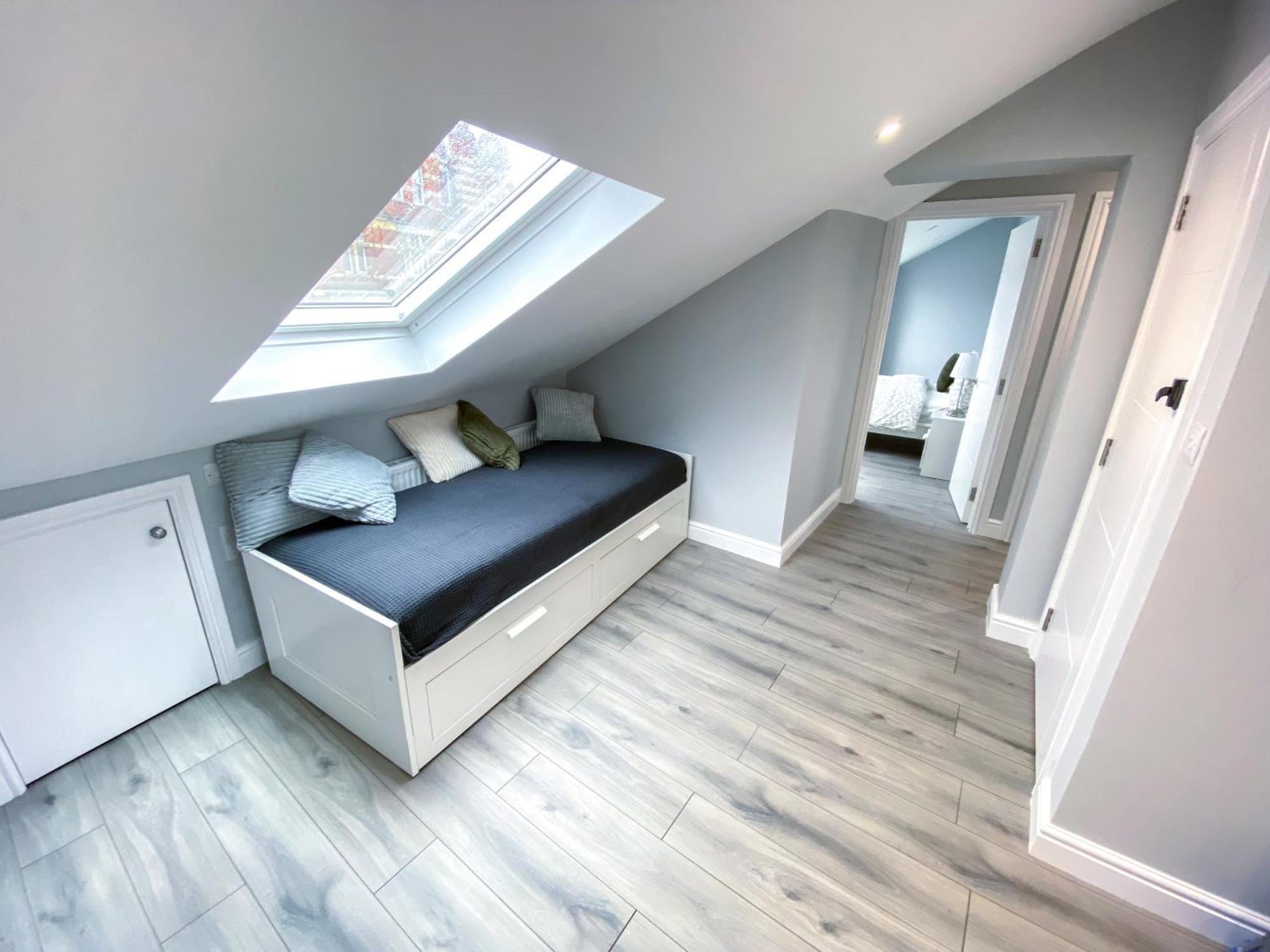 Large 1-bedroom Flat, 5 Guest, - F4 Apartment London