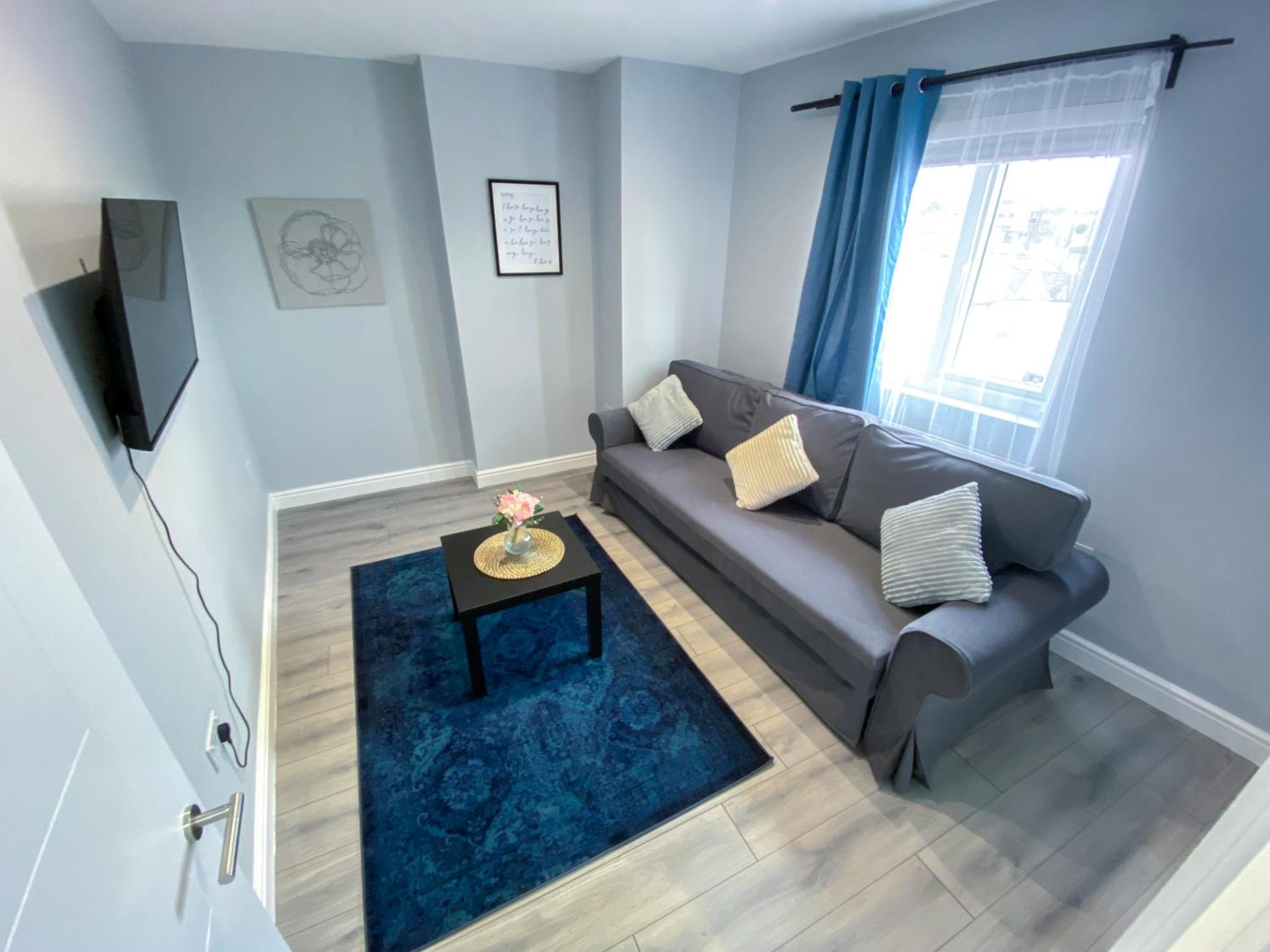 Apartment Large 1-bedroom Flat, 5 Guest, - F4 London