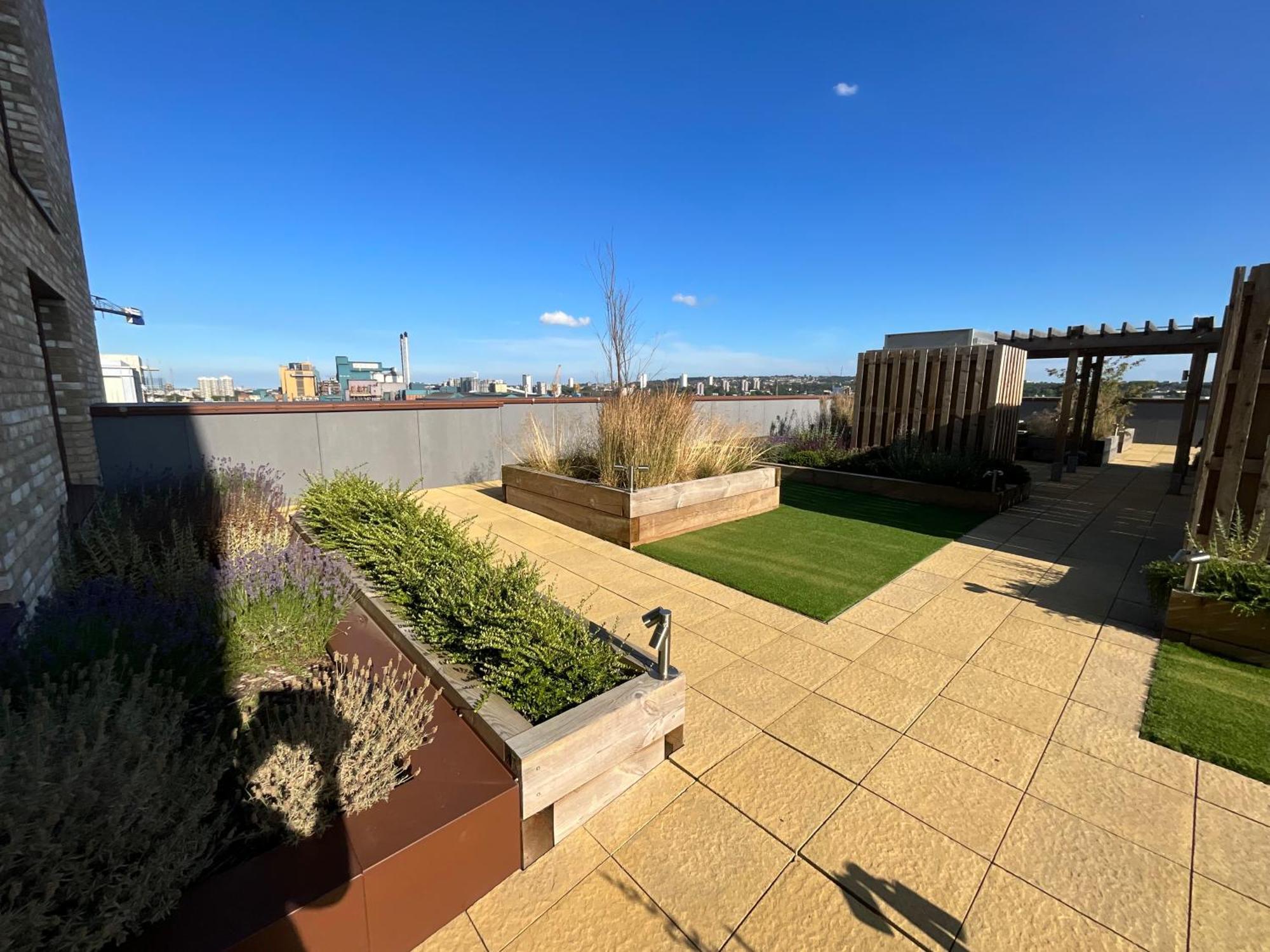 Apartment Single Bed In Shared Greater Gem Near O2 Arena & Thames With Free Parking