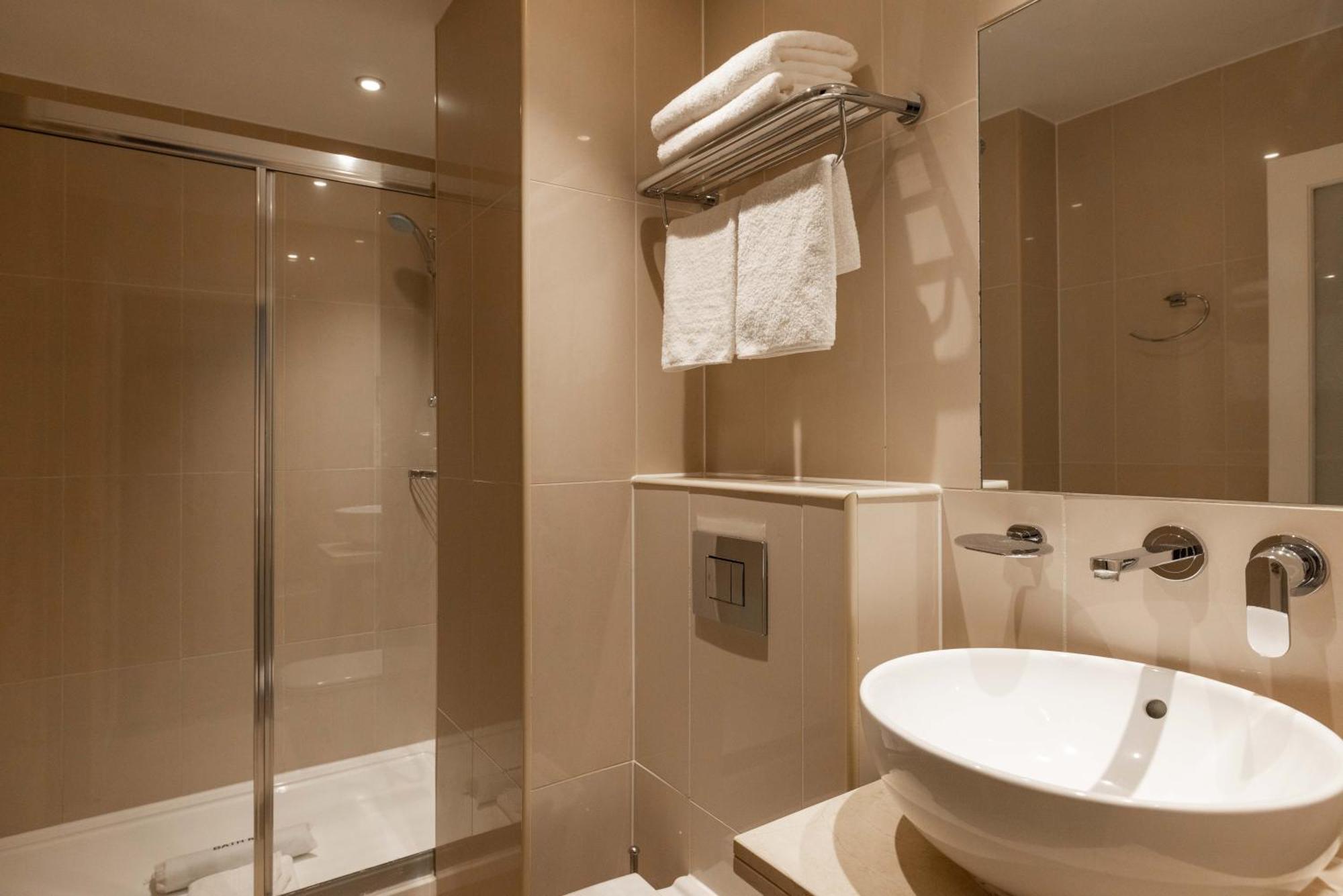 Park Grand Hyde Park 4*