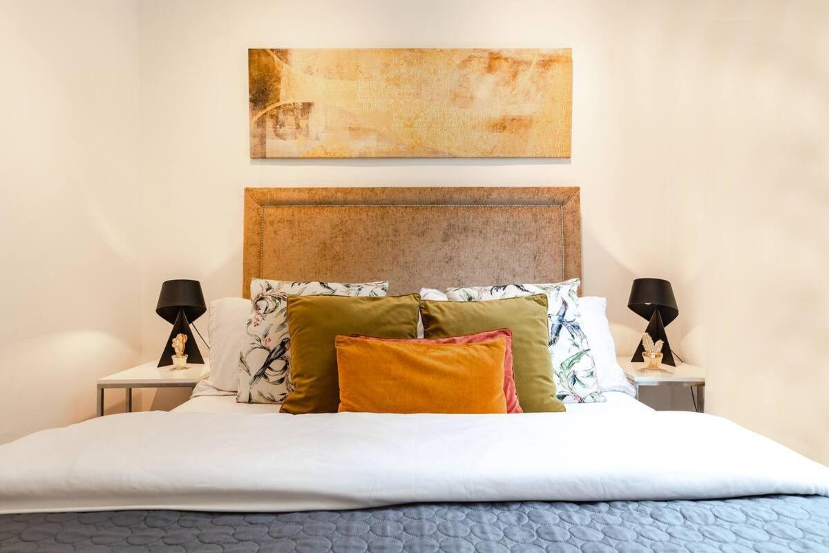 Awesome Leicester Sq! Fashion Flat For Theatre Families And Happy Friends