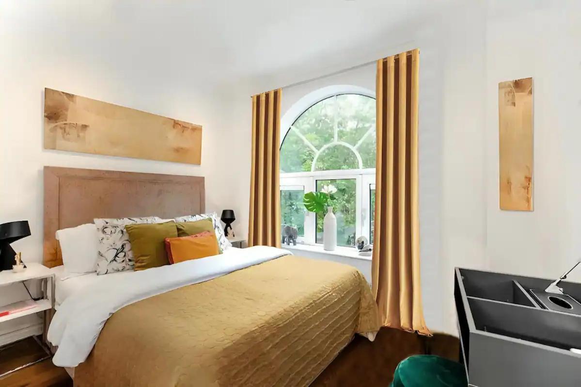 Awesome Leicester Sq! Fashion Flat For Theatre Families And Happy Friends *