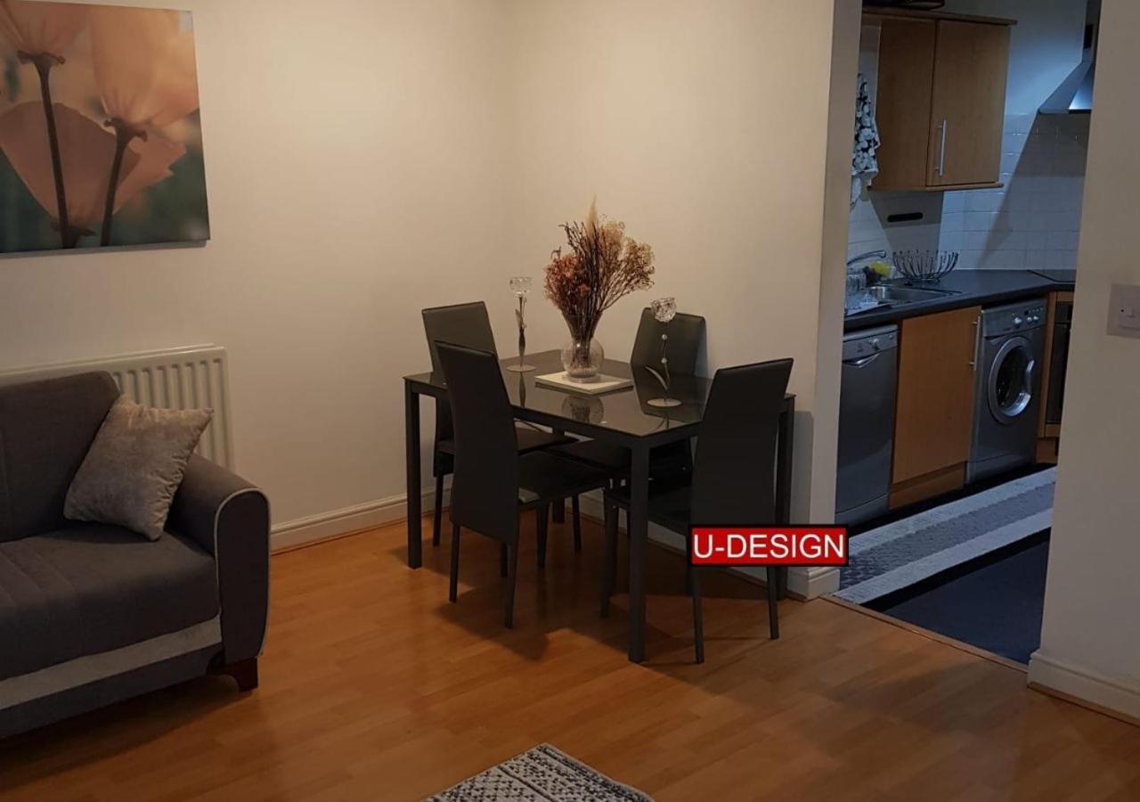 Apartment N22 Wood Dopamine