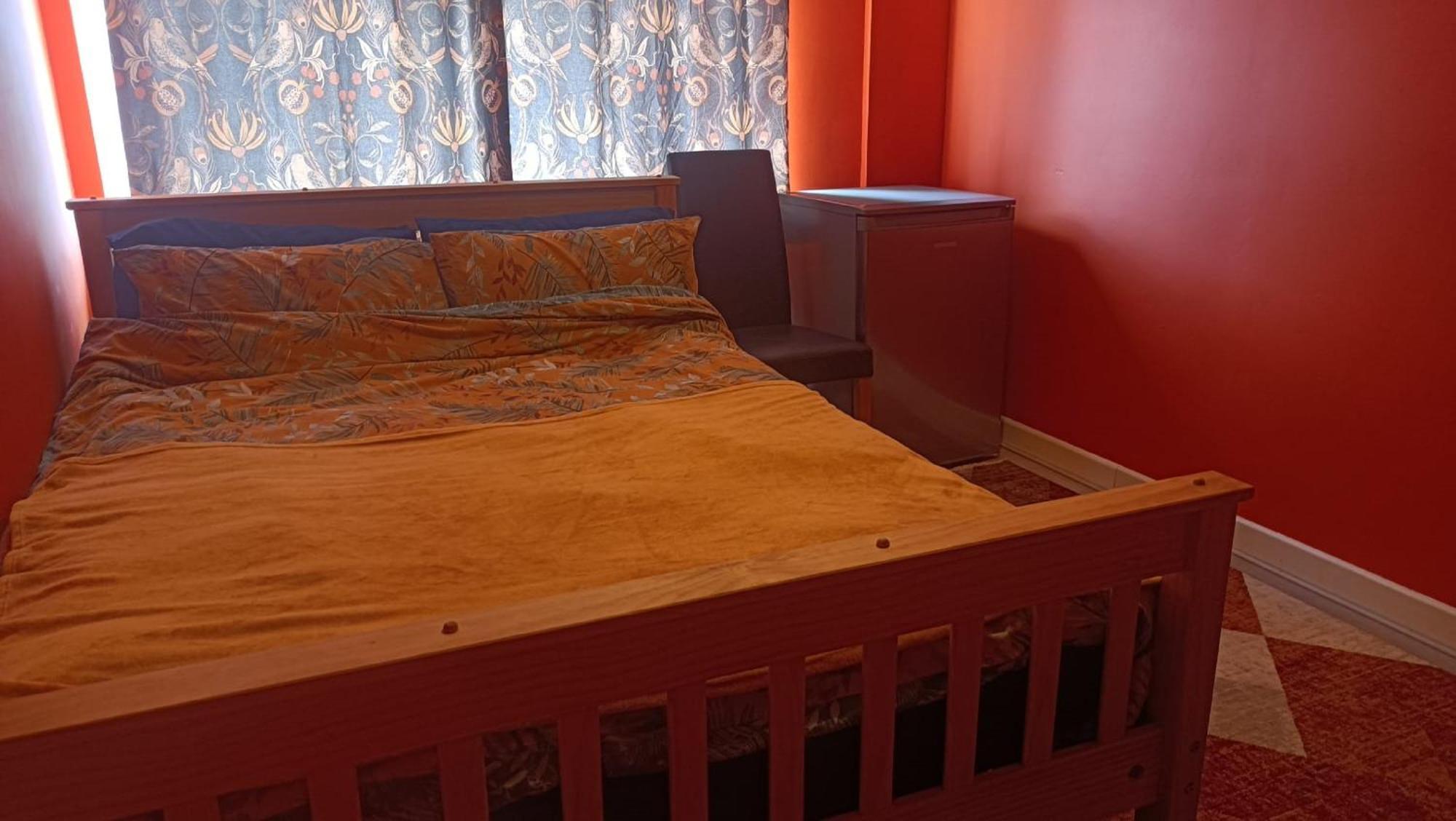 Guest house L'auberge Close Syon Lane Station And Heathrow London