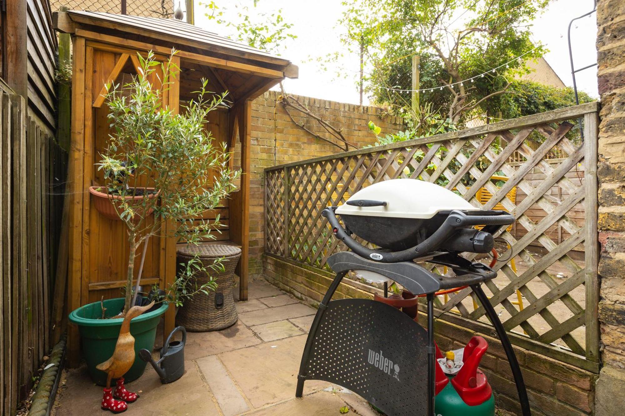 Secluded 1br With Garden Near Vibrant Dalston Apartment London