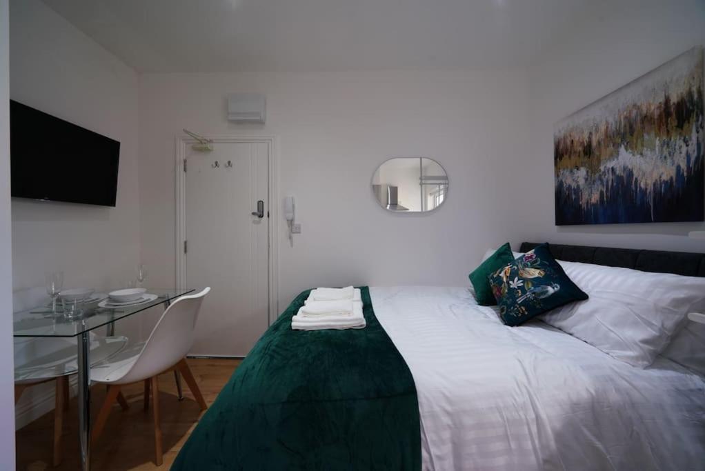 New 3 Apartment London
