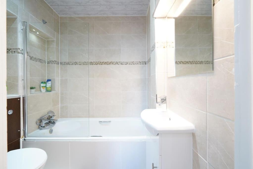 Apartment New 3 London