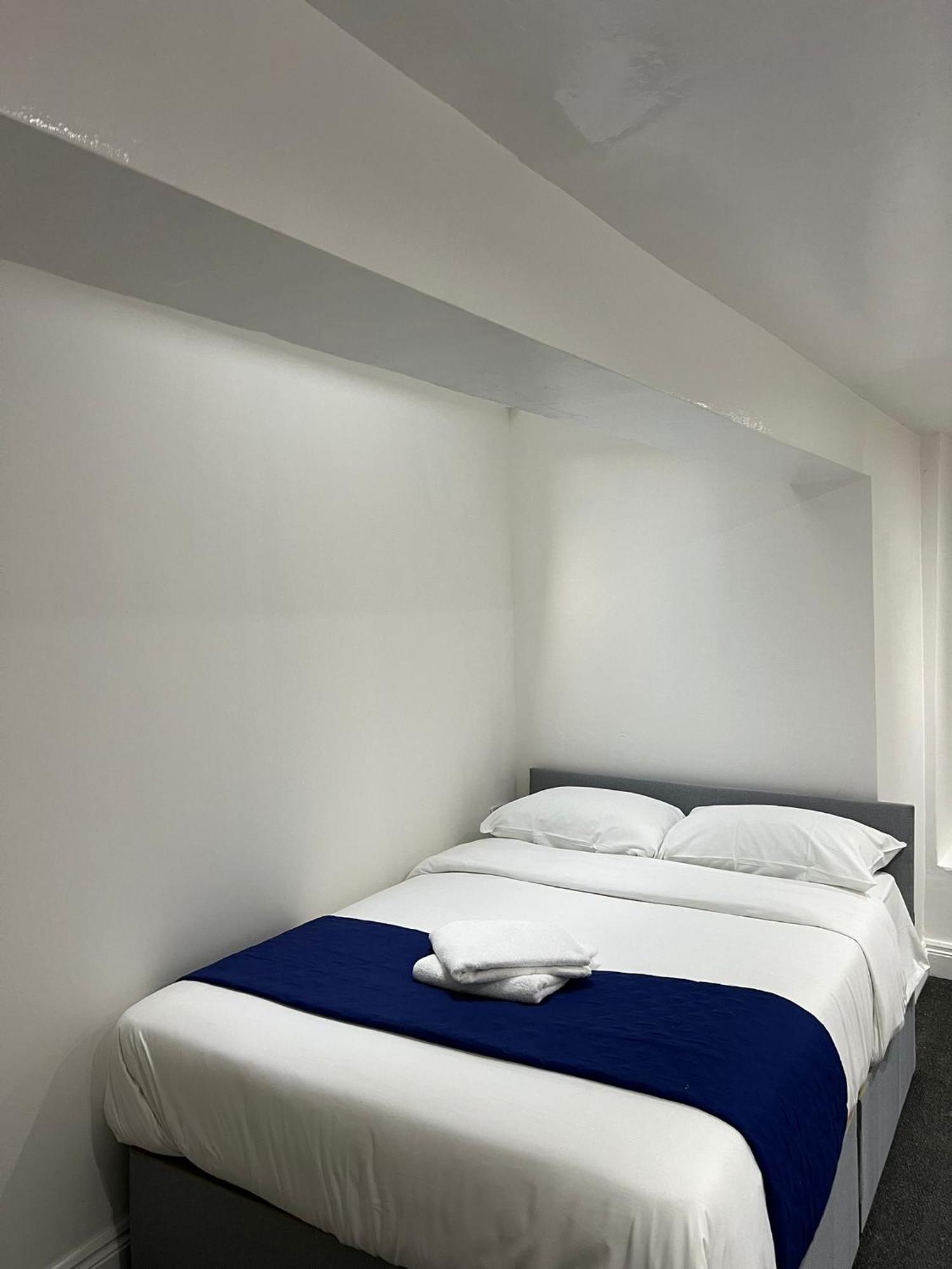 Starlet Manor Park Apartment London
