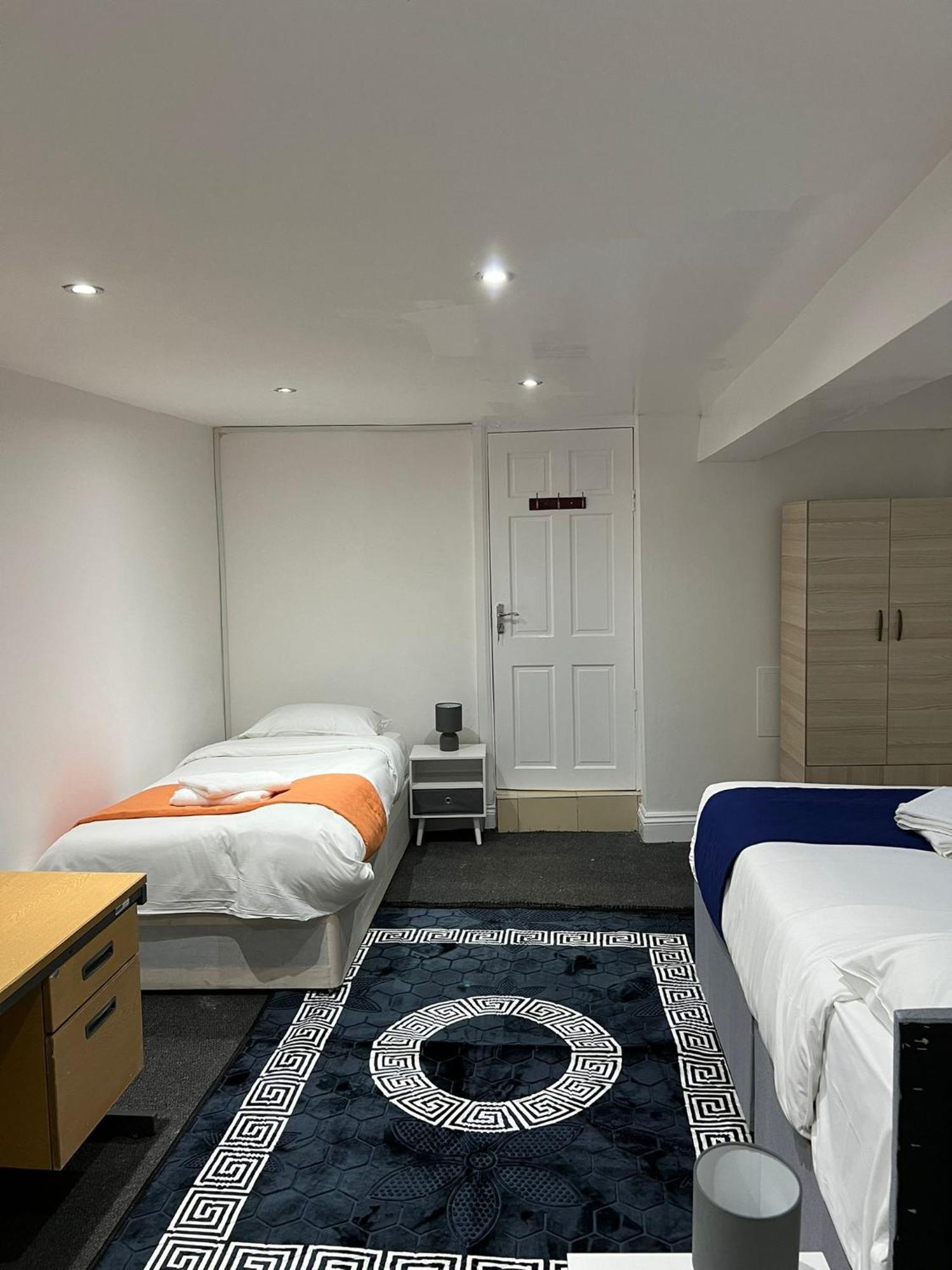 Starlet Manor Park Apartment London