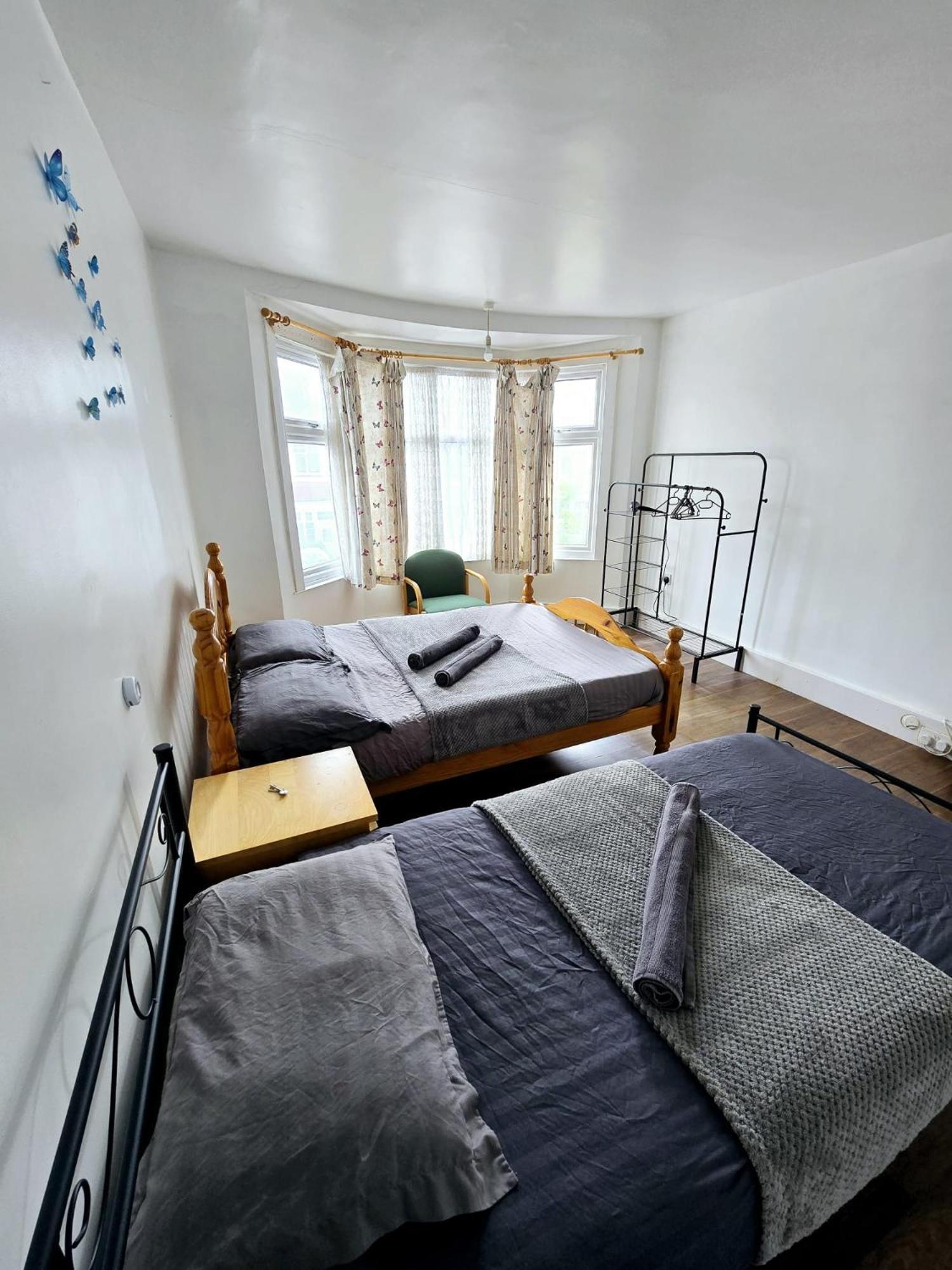 Homestay Affordable Private In Wembley