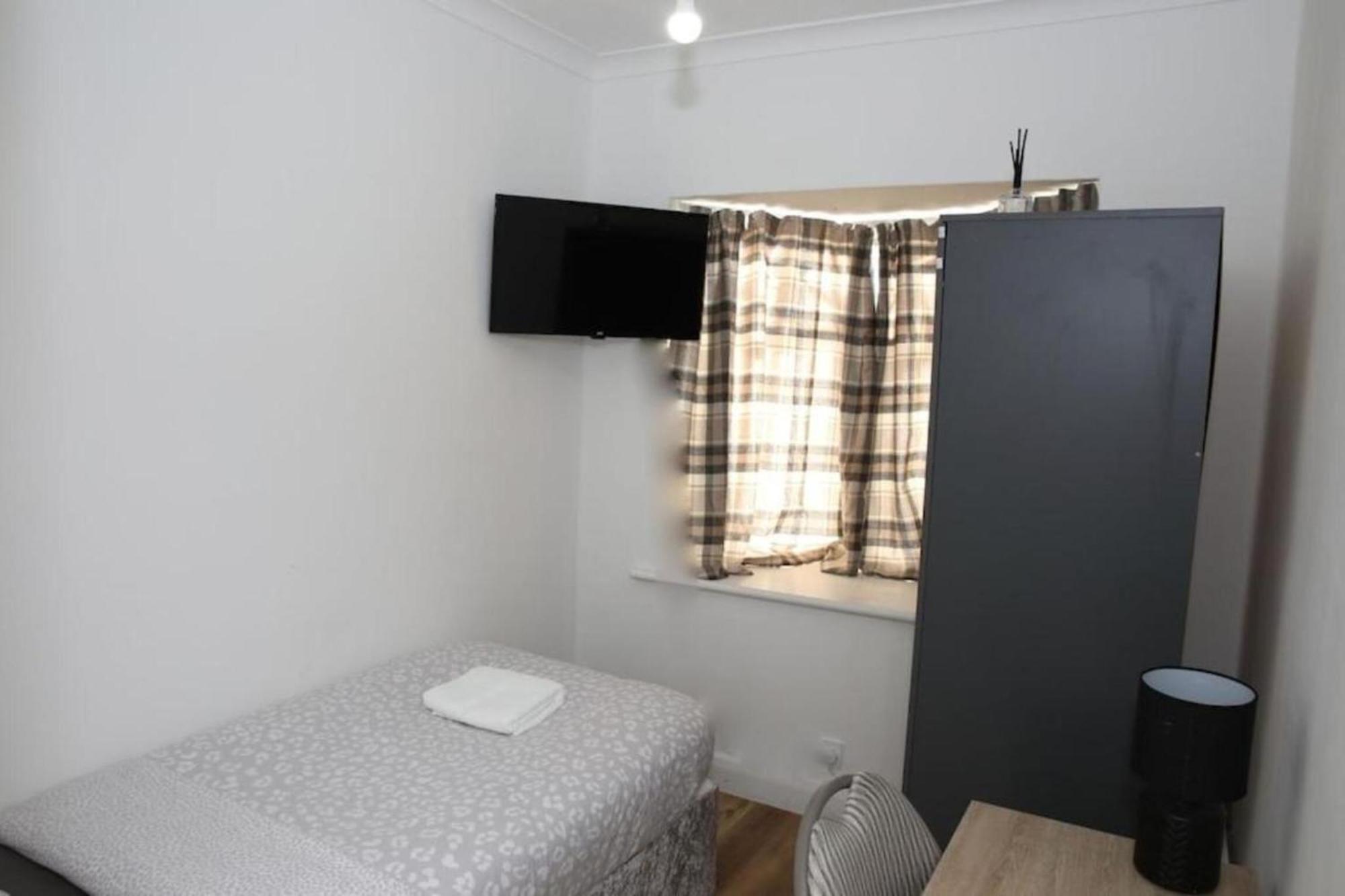Oyo Timi London