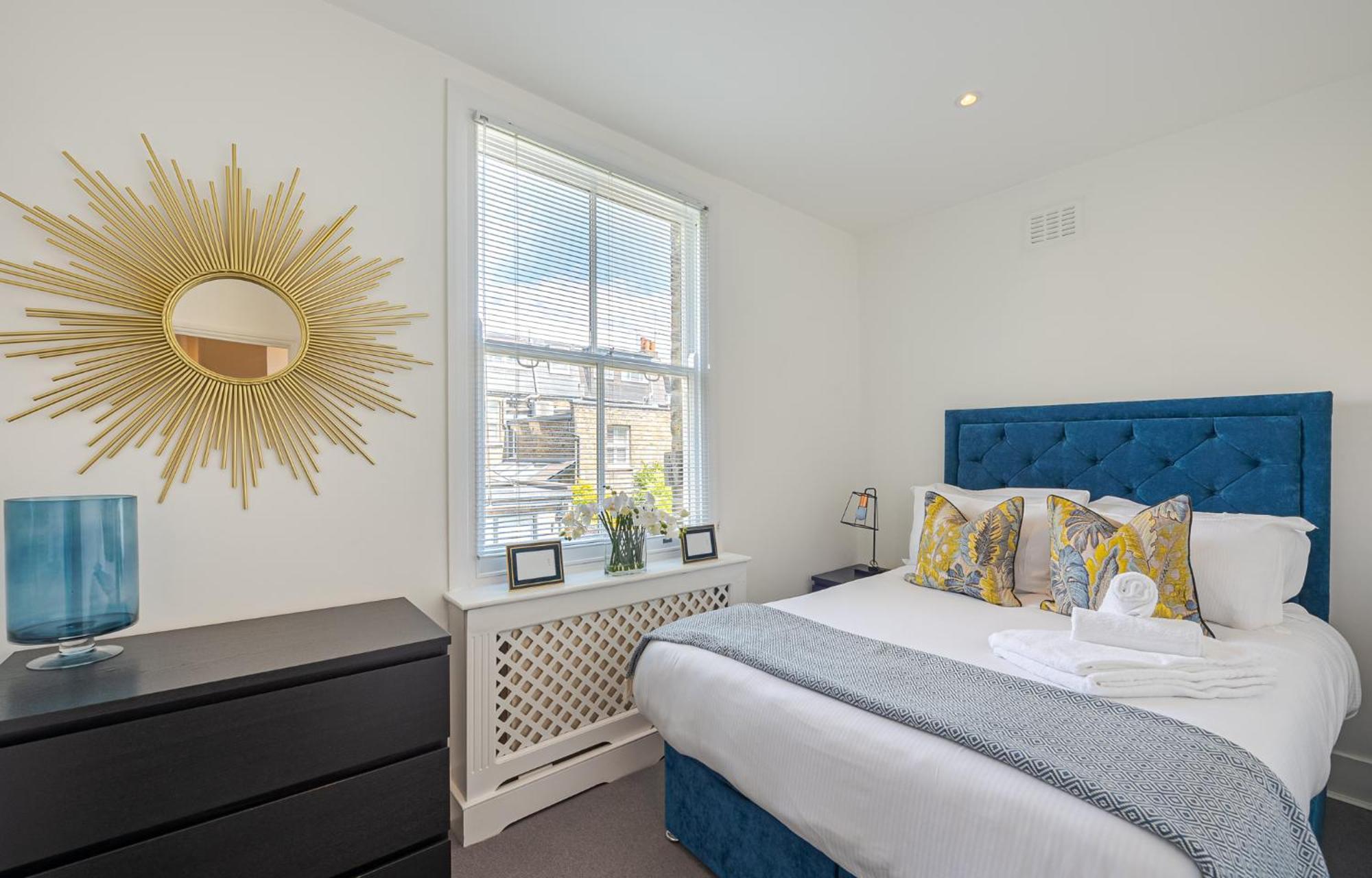 Stylish 3-Bedroom Home In The Heart Of Fulham *