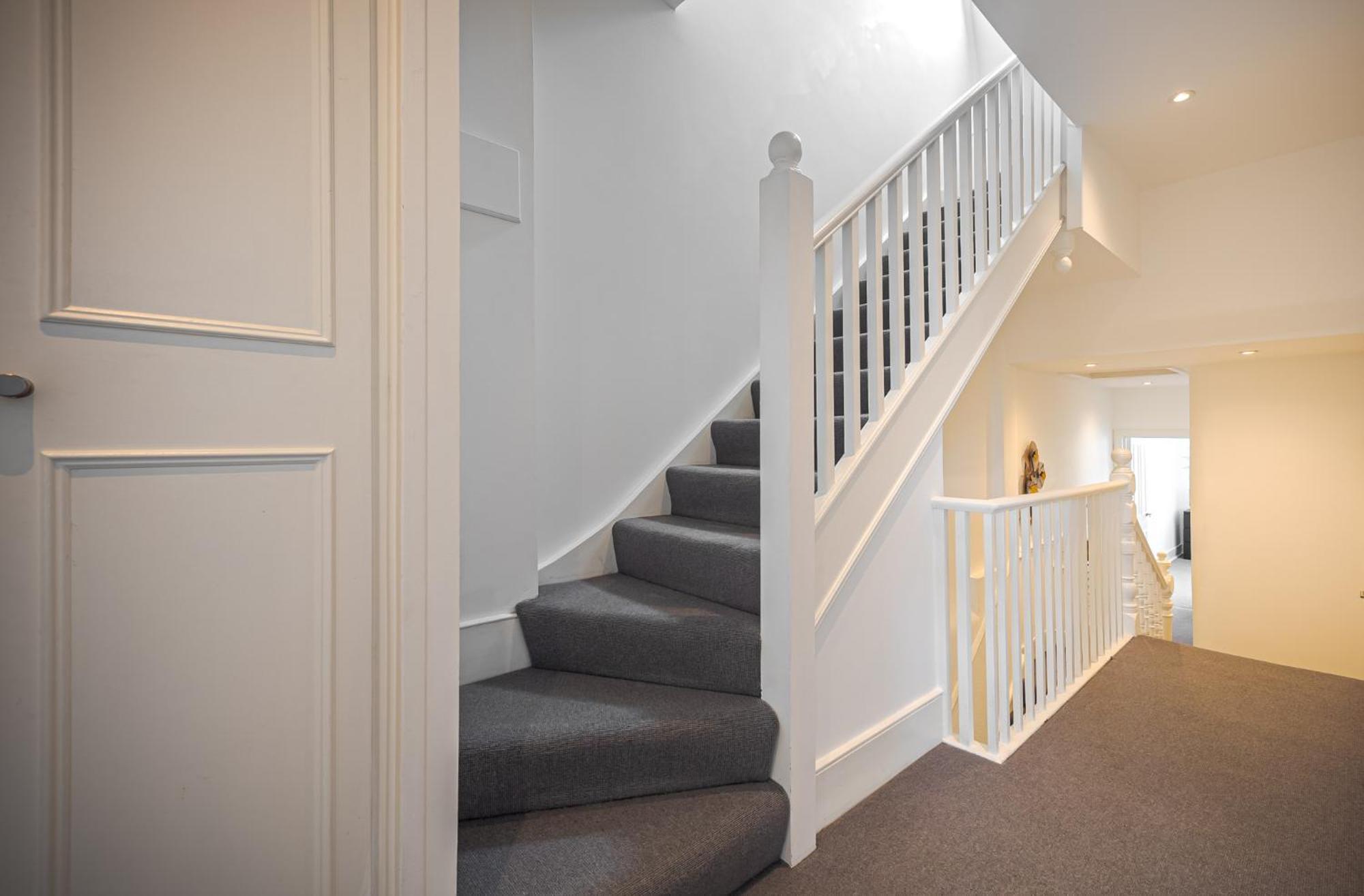 Charming 3bedroom In Londres
