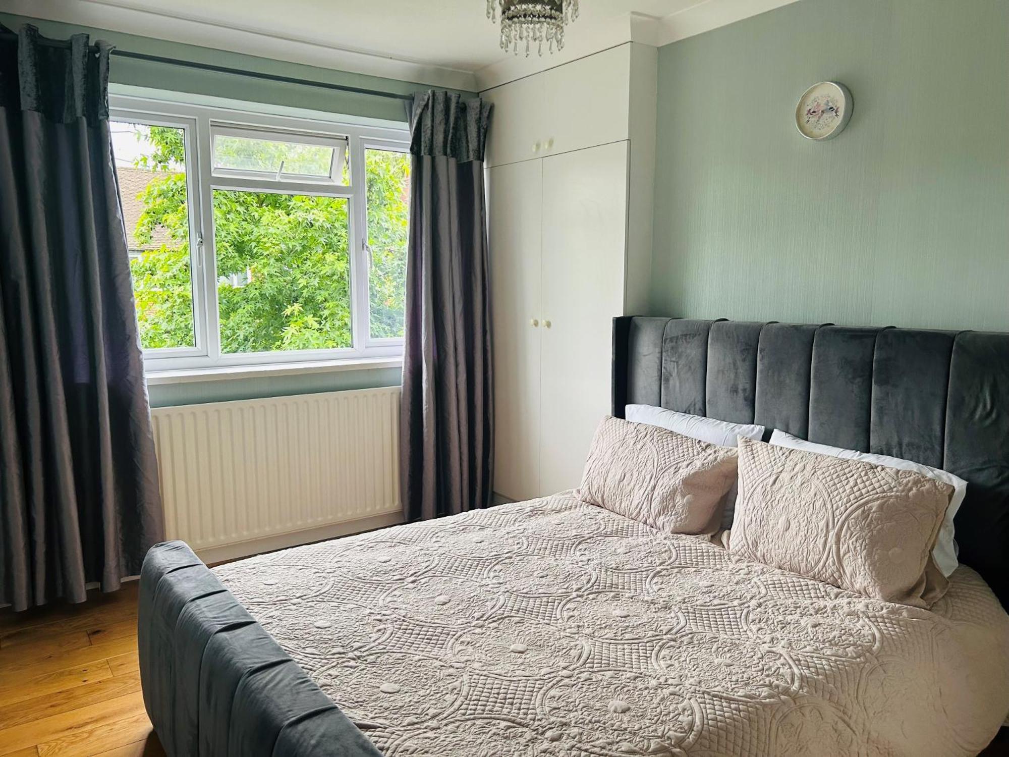 Cosy Wimbledon With 2 Bedrooms Apartment *
