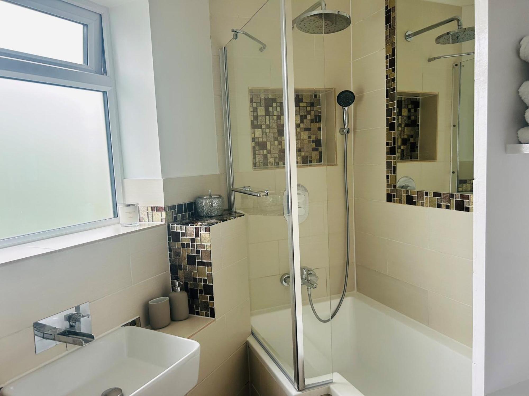Cosy Wimbledon With 2 Bedrooms Apartment