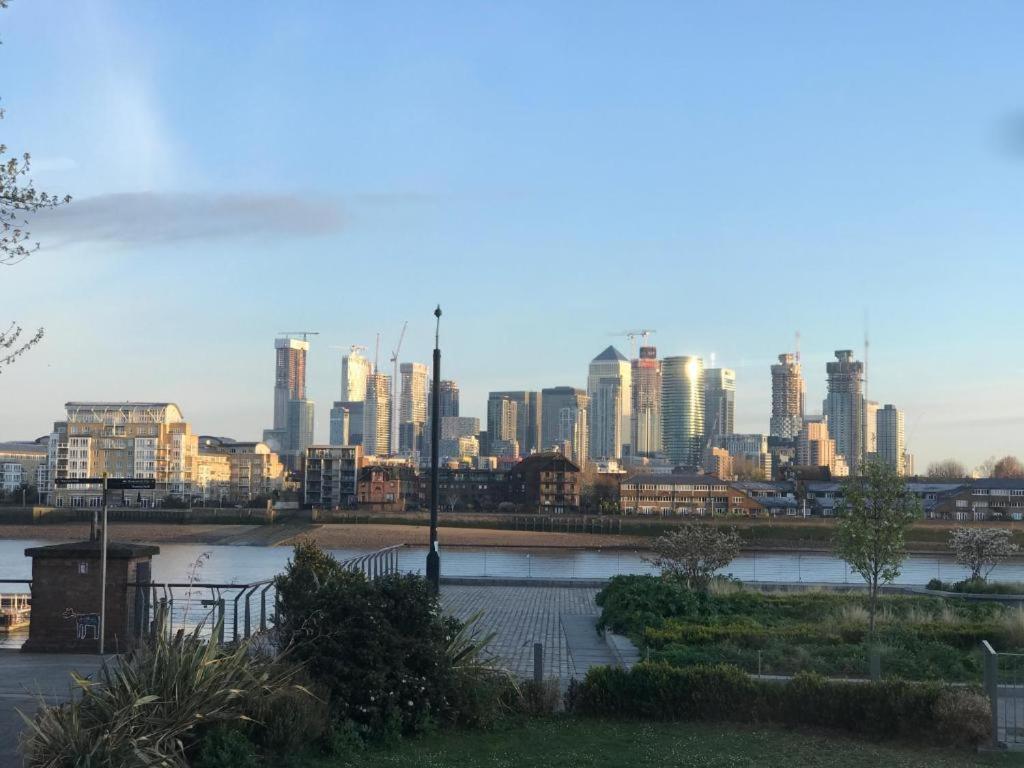 Modern 2-bed In Greenwich - Prime Location Near Cutty Sark & Excellent Transport Links * London