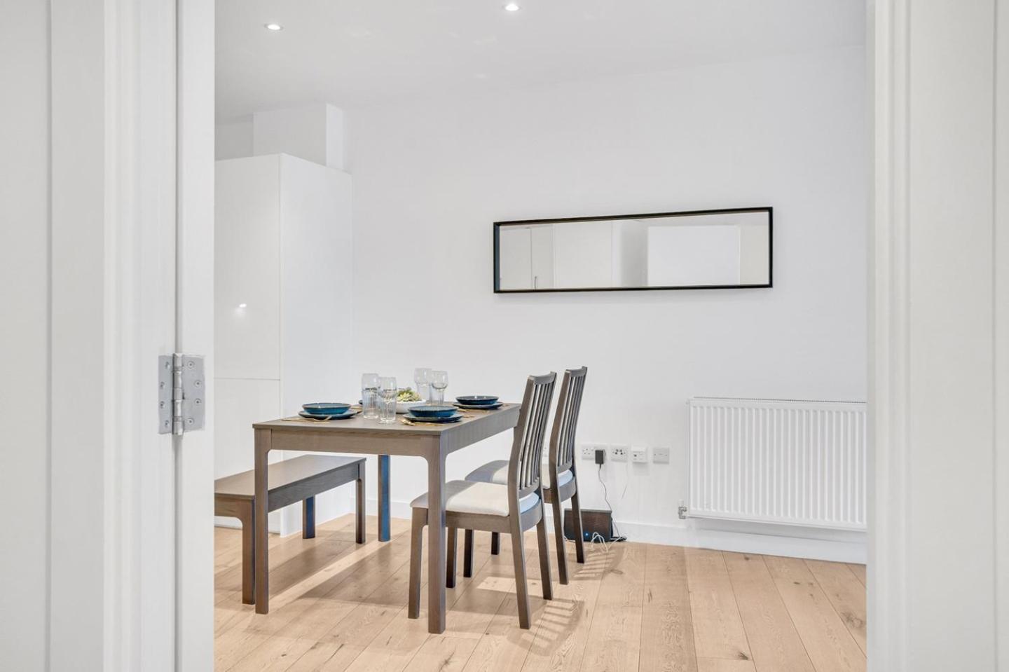 Modern 2-bed In Greenwich - Prime Location Near Cutty Sark & Excellent Transport Links *