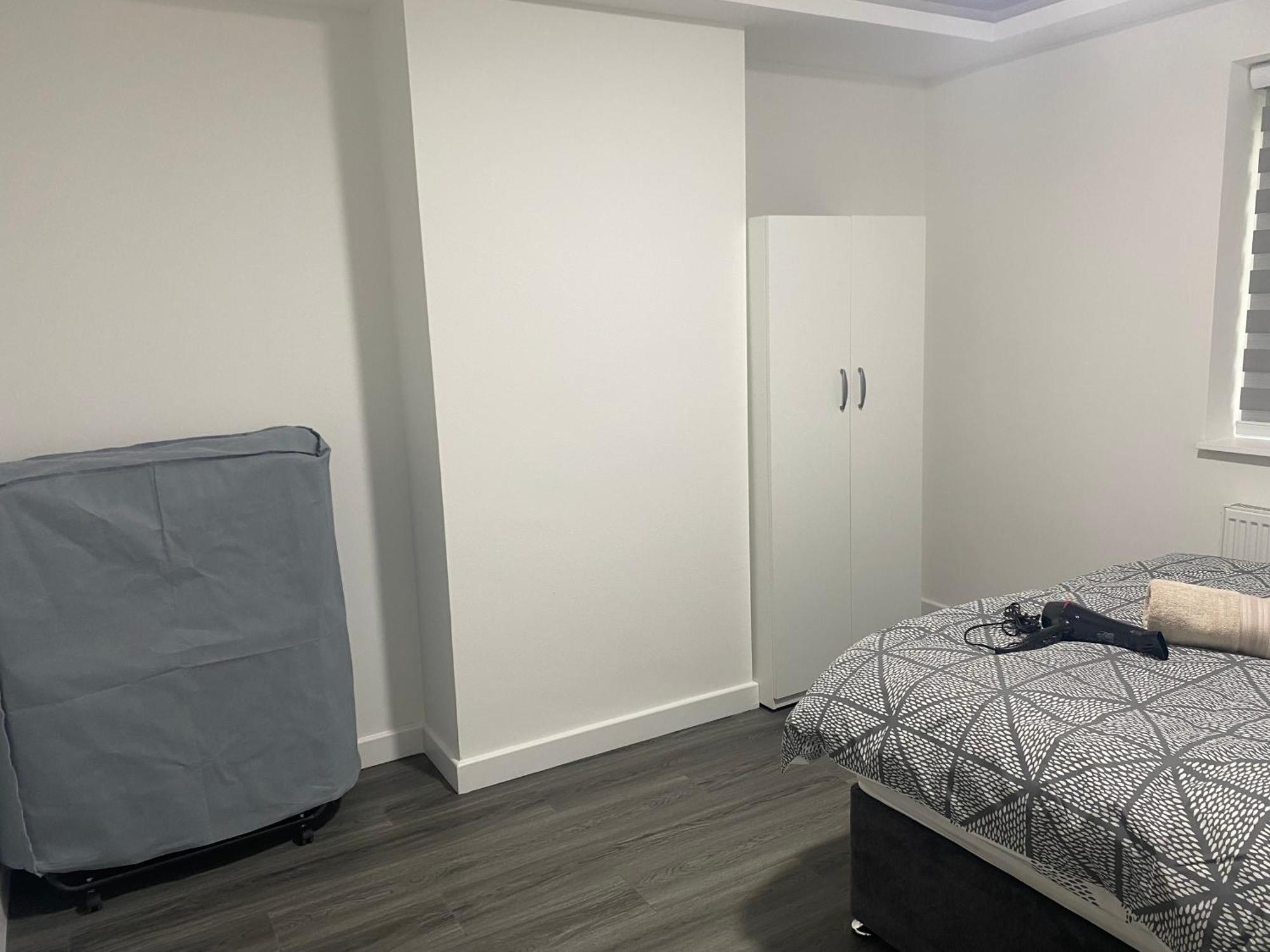 2 Bedroom Flat Apartment *