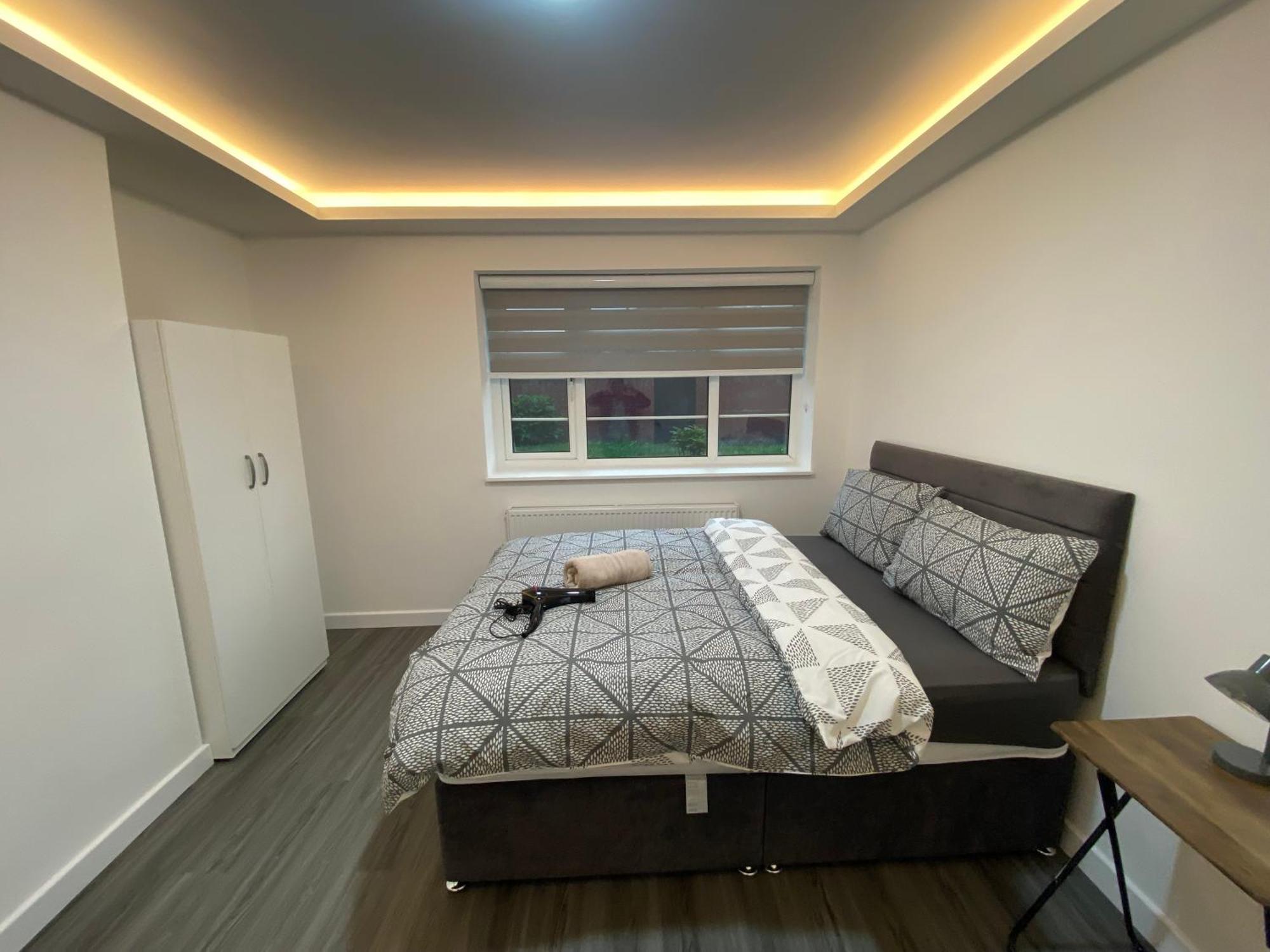 Apartment 2 Bedroom Flat London