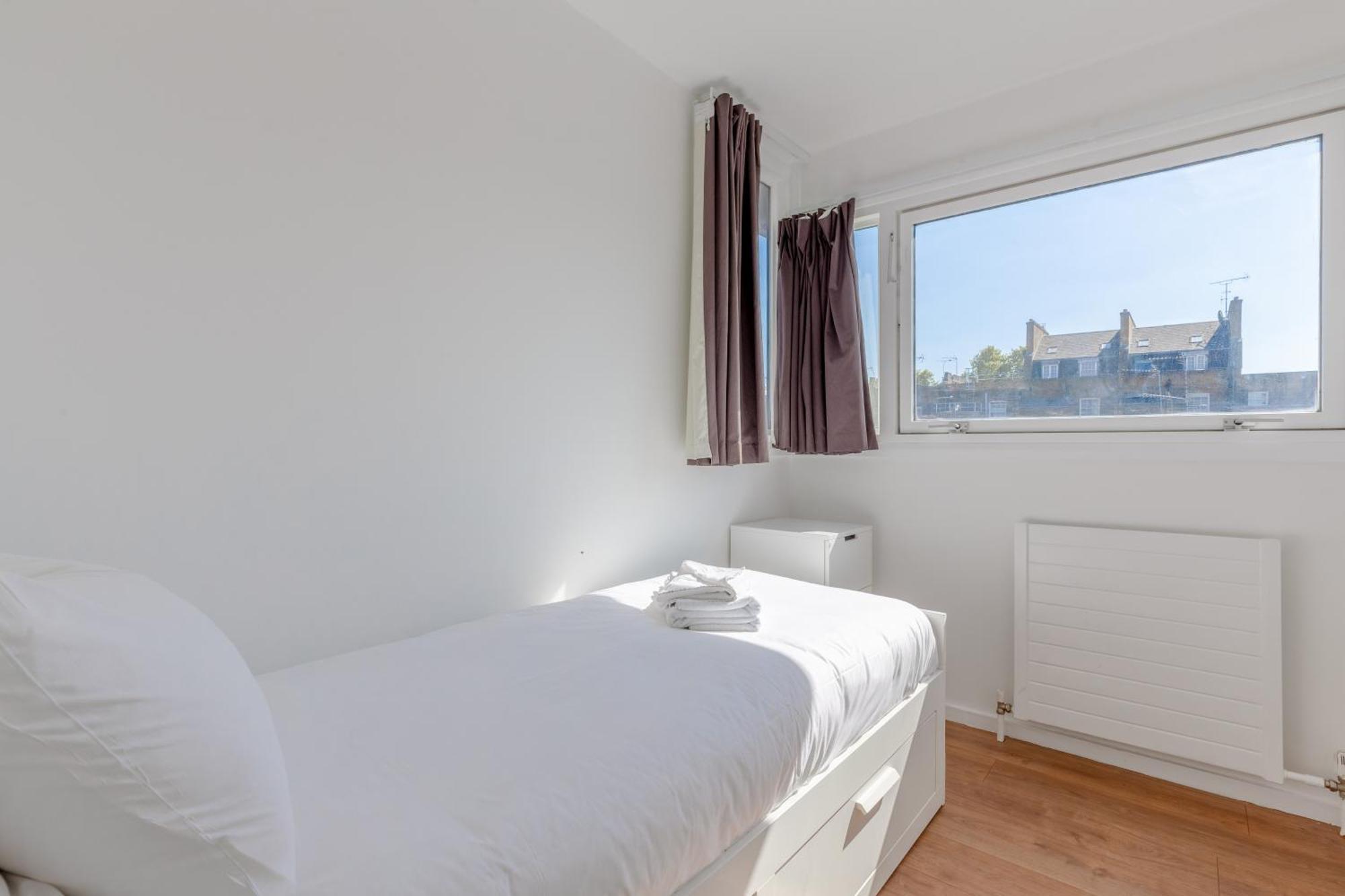 Unique Spacious Central 3 Bedroom With Rooftop Terrace Apartment London