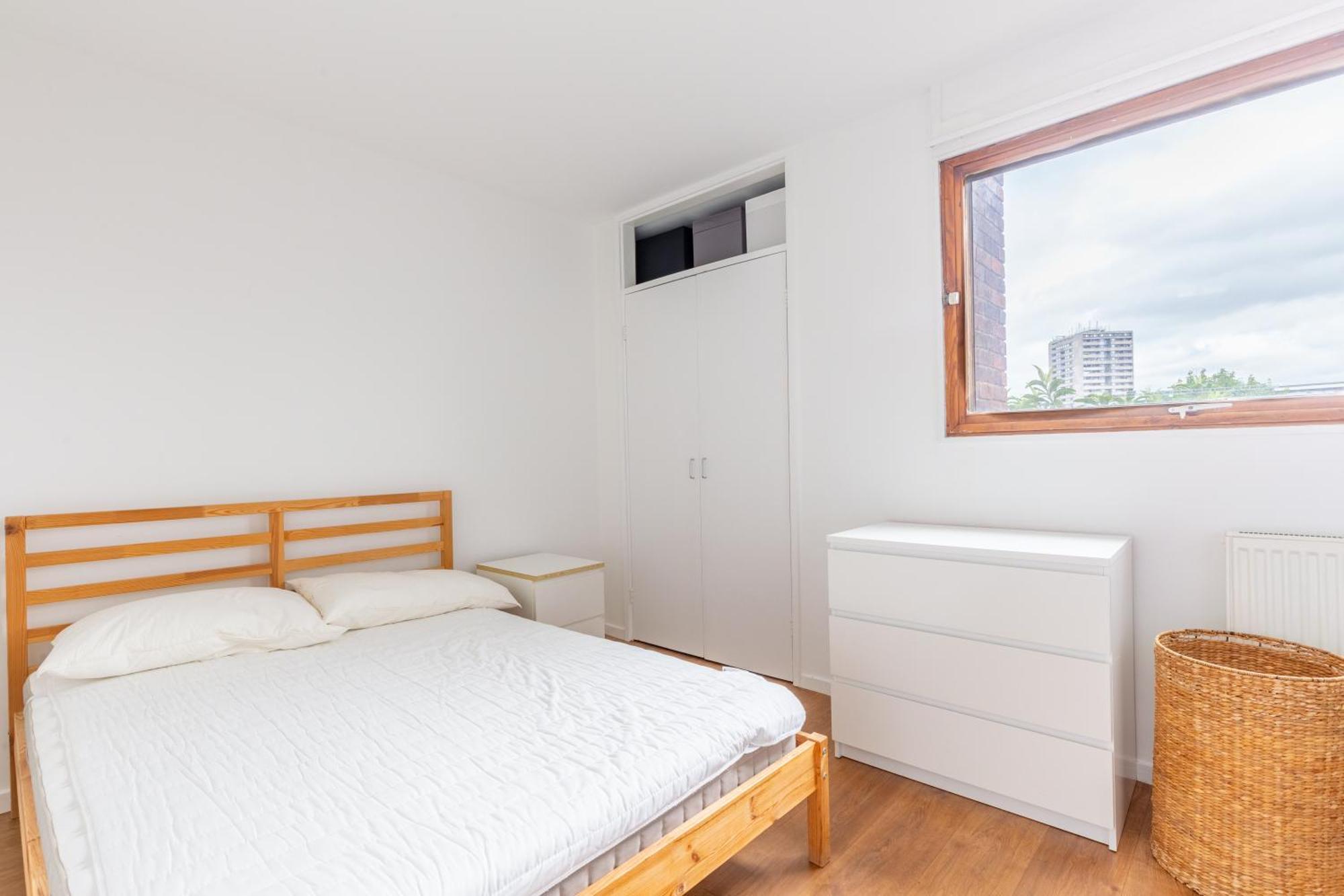 Apartment Unique Spacious Central 3 Bedroom With Rooftop Terrace