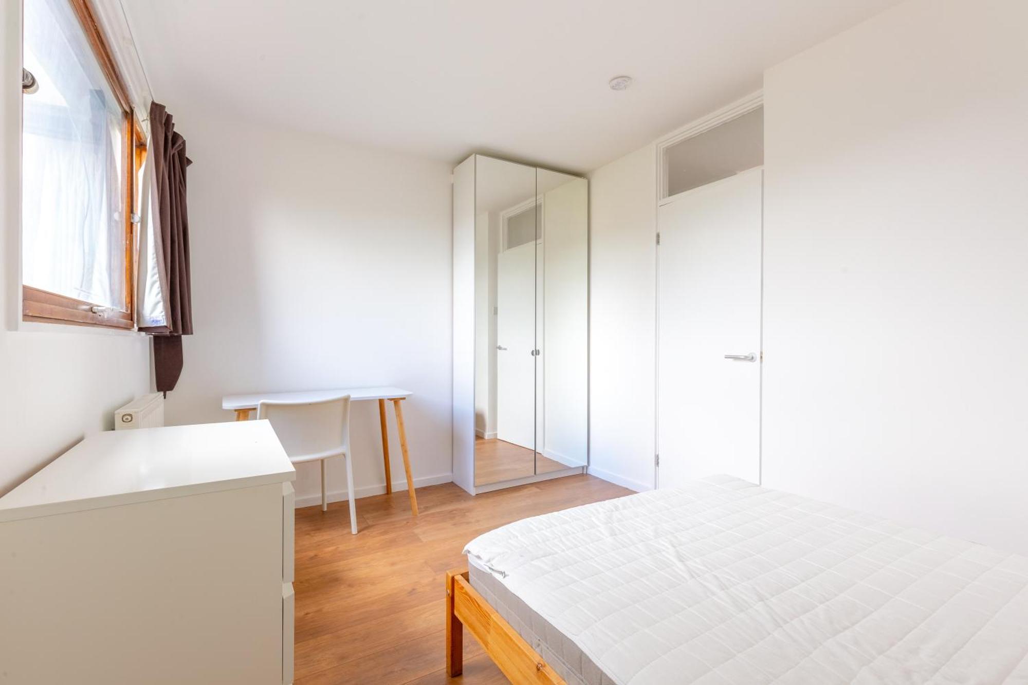 Unique Spacious Central 3 Bedroom With Rooftop Terrace Apartment London