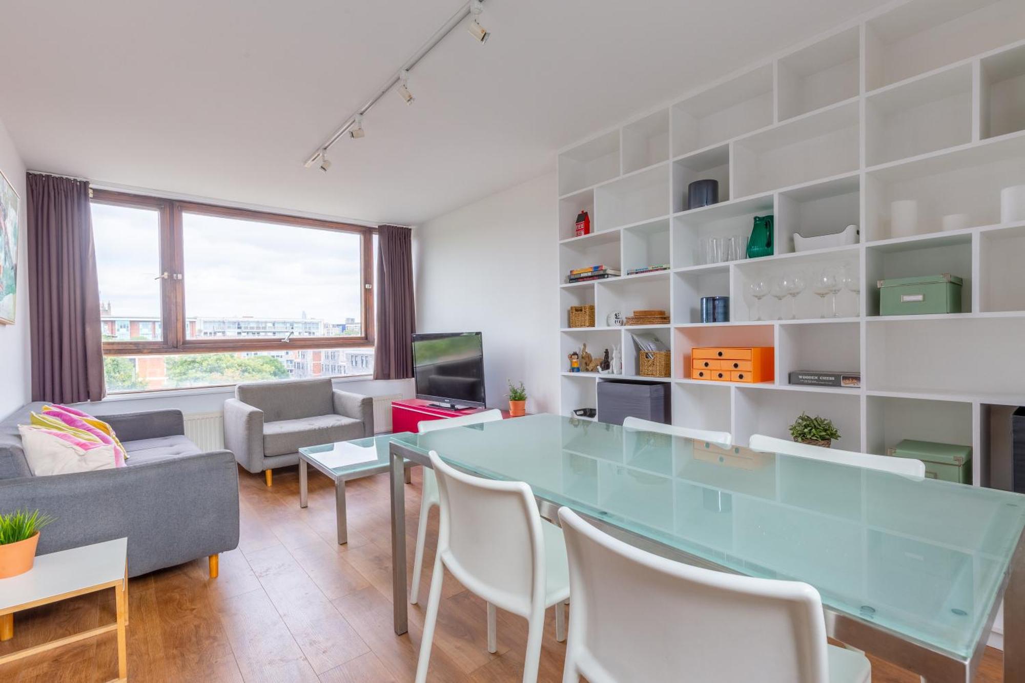 Apartment Unique Spacious Central 3 Bedroom With Rooftop Terrace