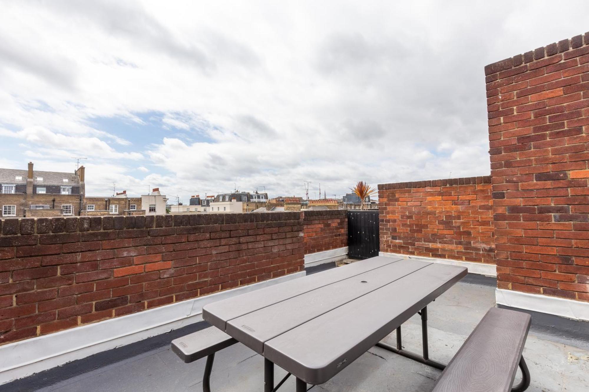 Unique Spacious Central 3 Bedroom With Rooftop Terrace * London