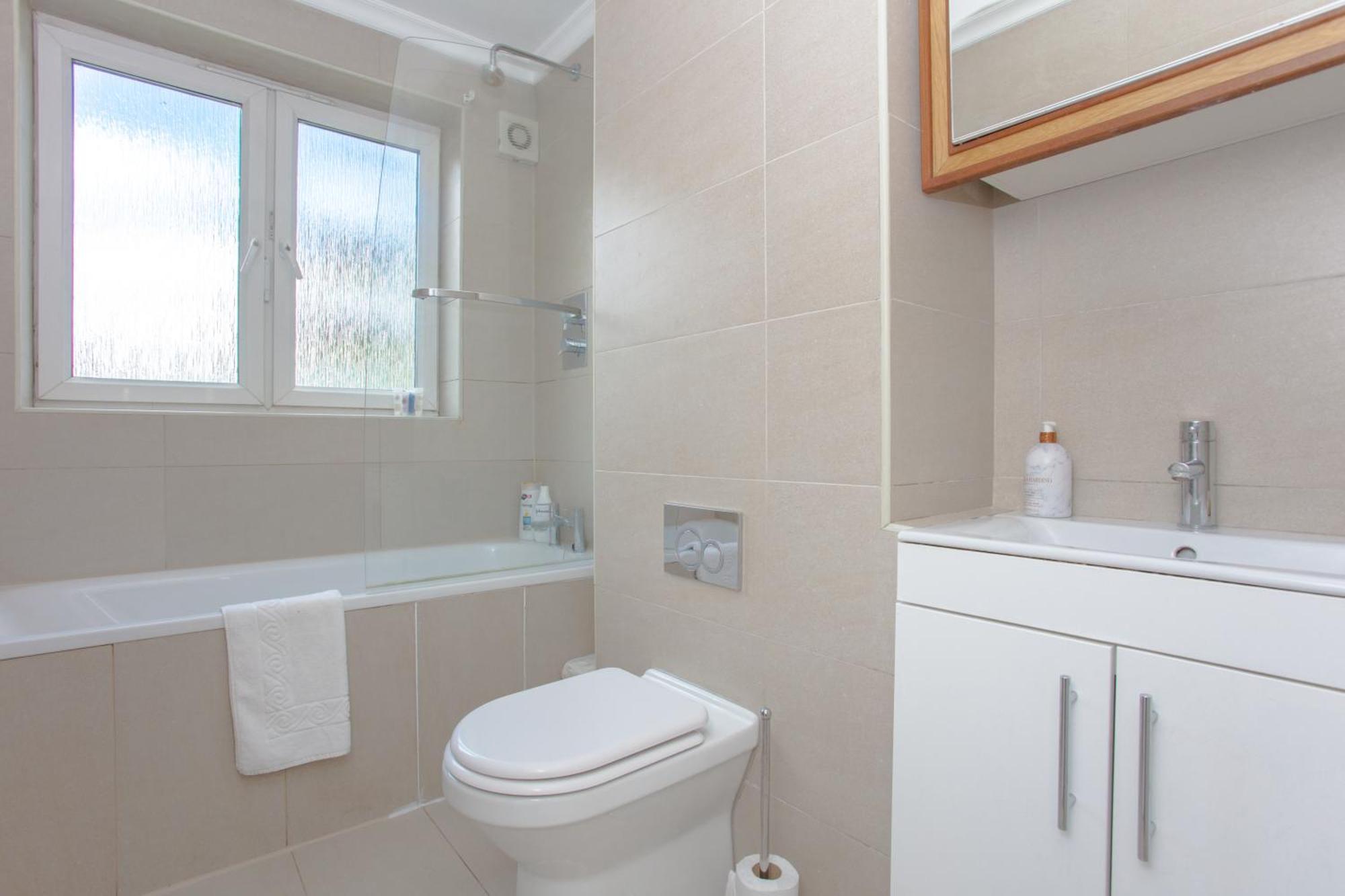 Modern 3 Bedroom In Brixton London