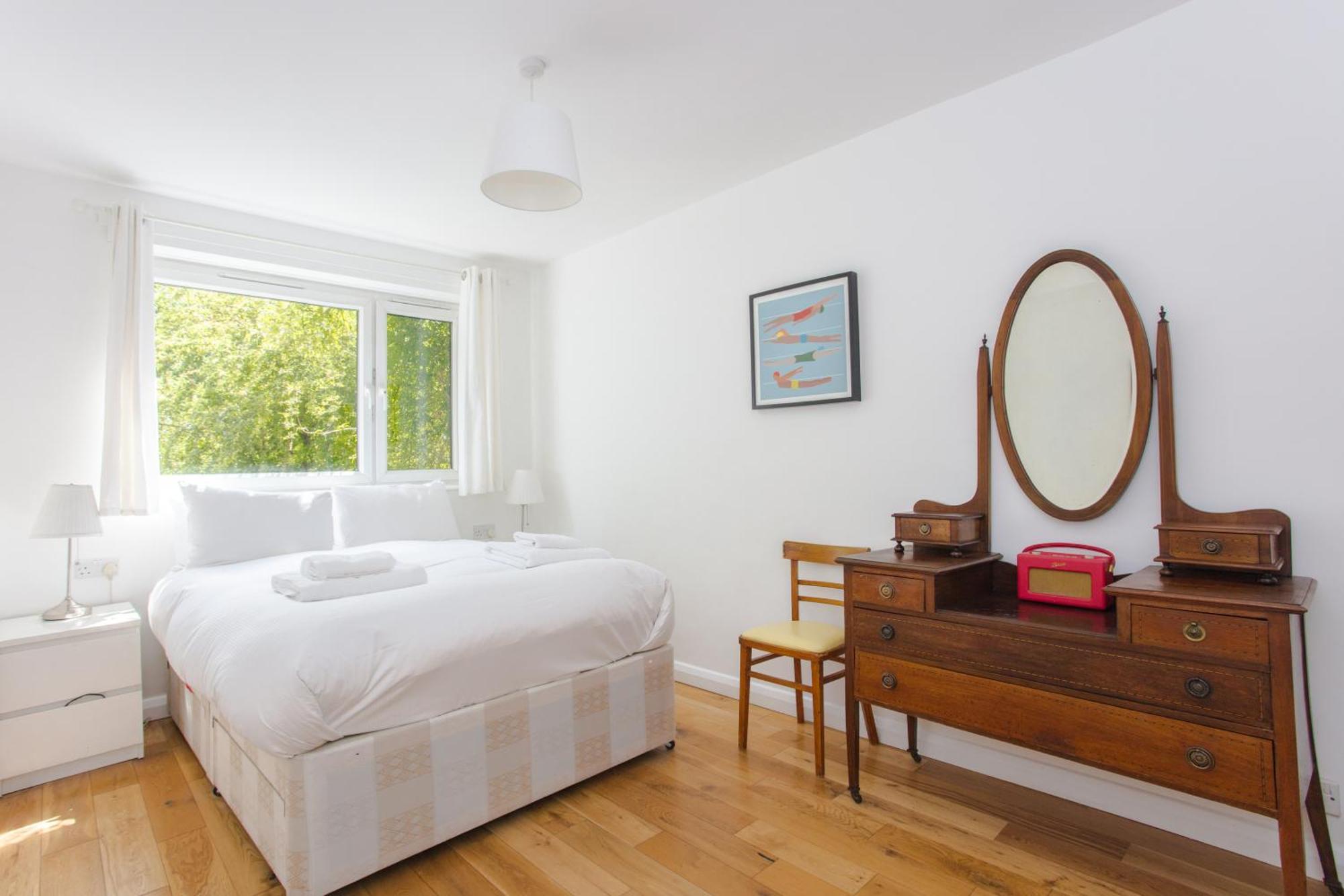 Modern 3 Bedroom In Brixton Apartment London