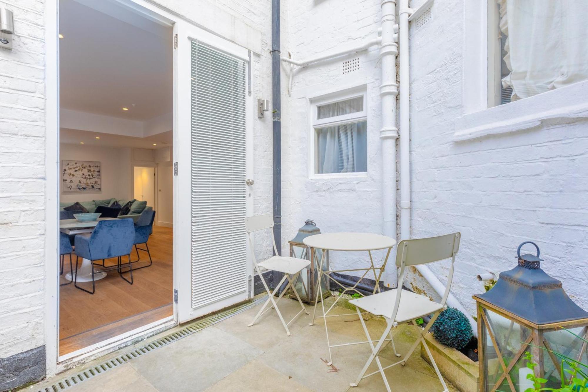 Apartamento Lovely In Near Victoria *