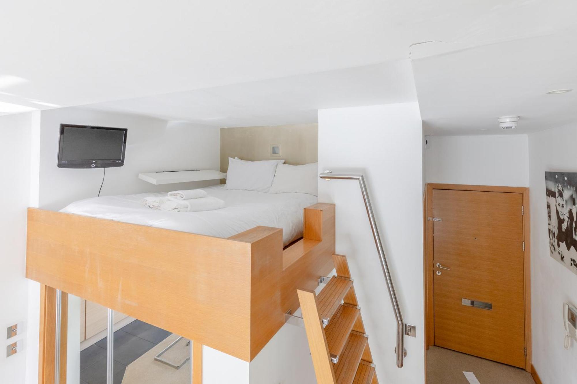Minimal With Views Over Battersea Park Apartment London
