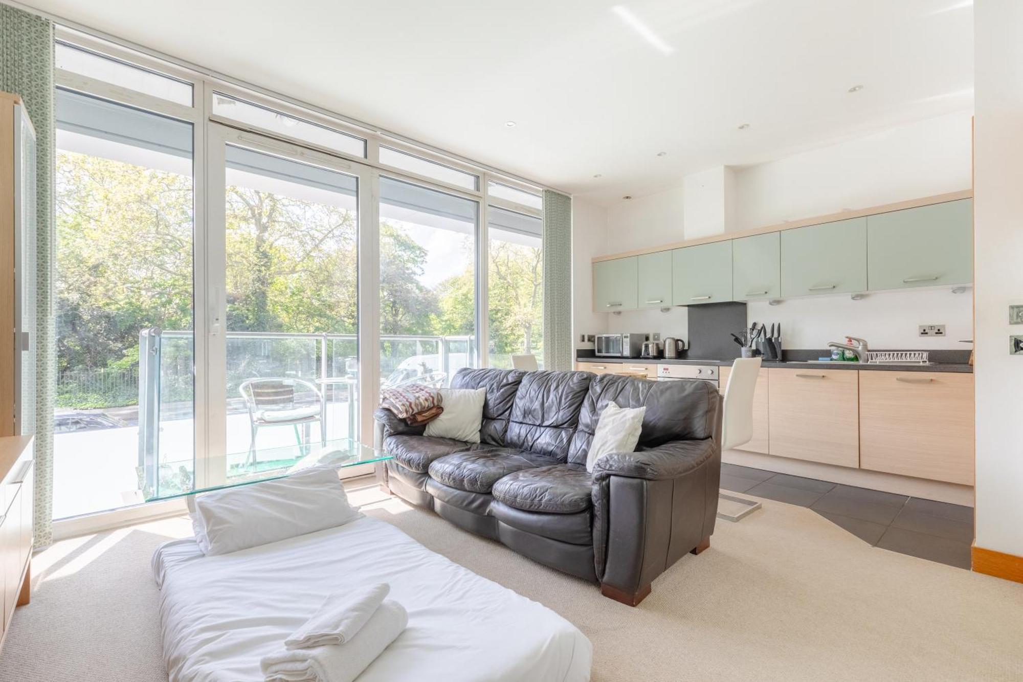 Minimal With Views Over Battersea Park *