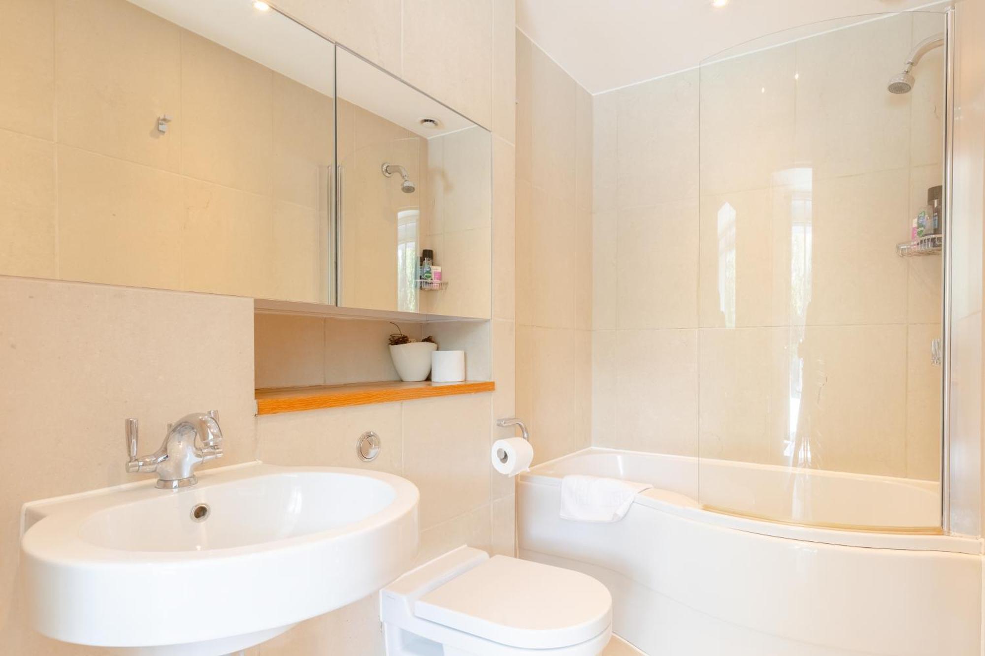 Minimal With Views Over Battersea Park * London