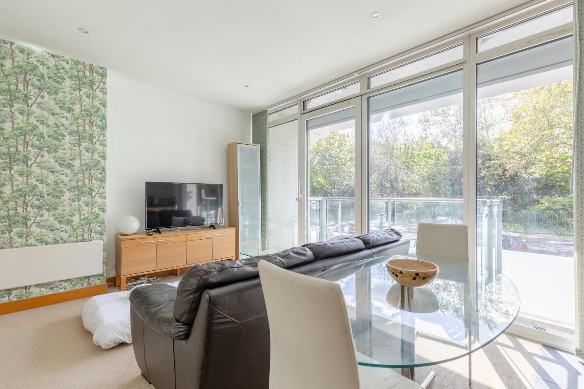 Apartment Minimal With Views Over Battersea Park *