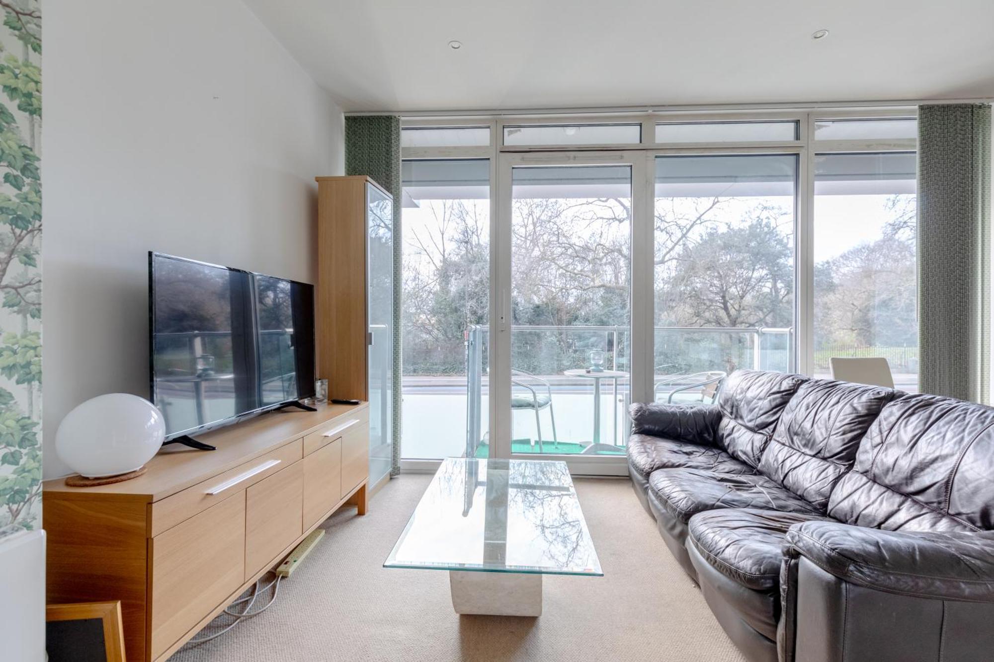Minimal With Views Over Battersea Park * London