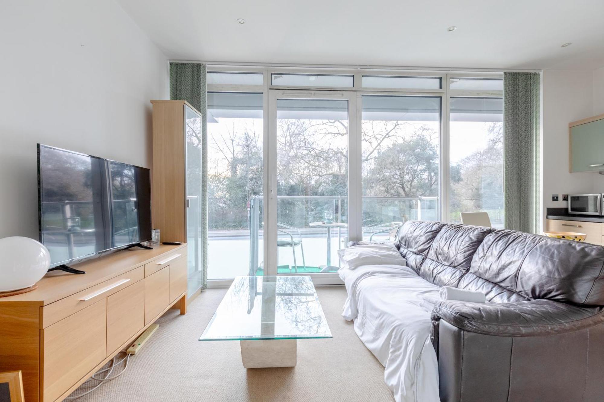 Minimal With Views Over Battersea Park * London