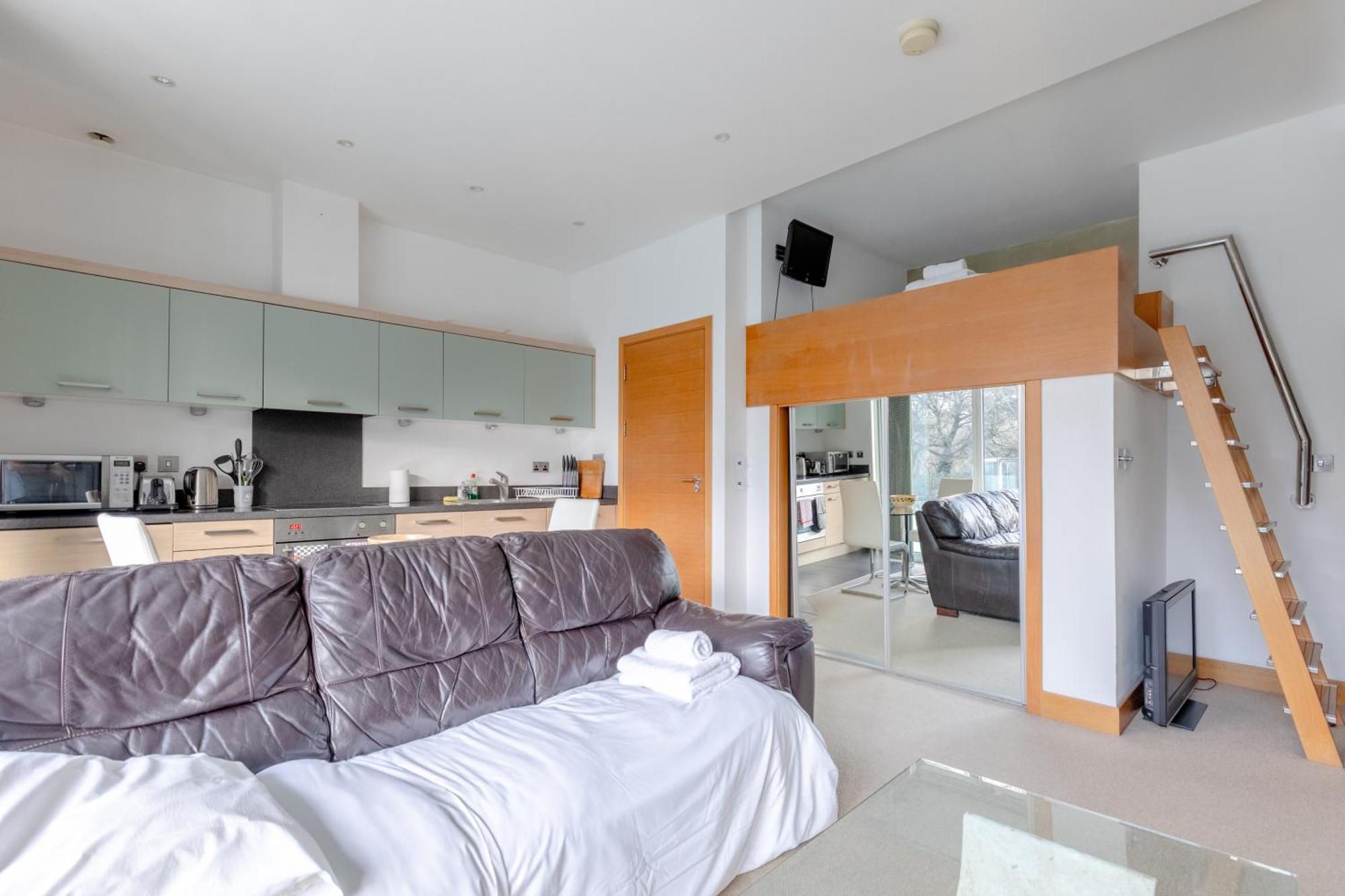Minimal With Views Over Battersea Park Apartment *