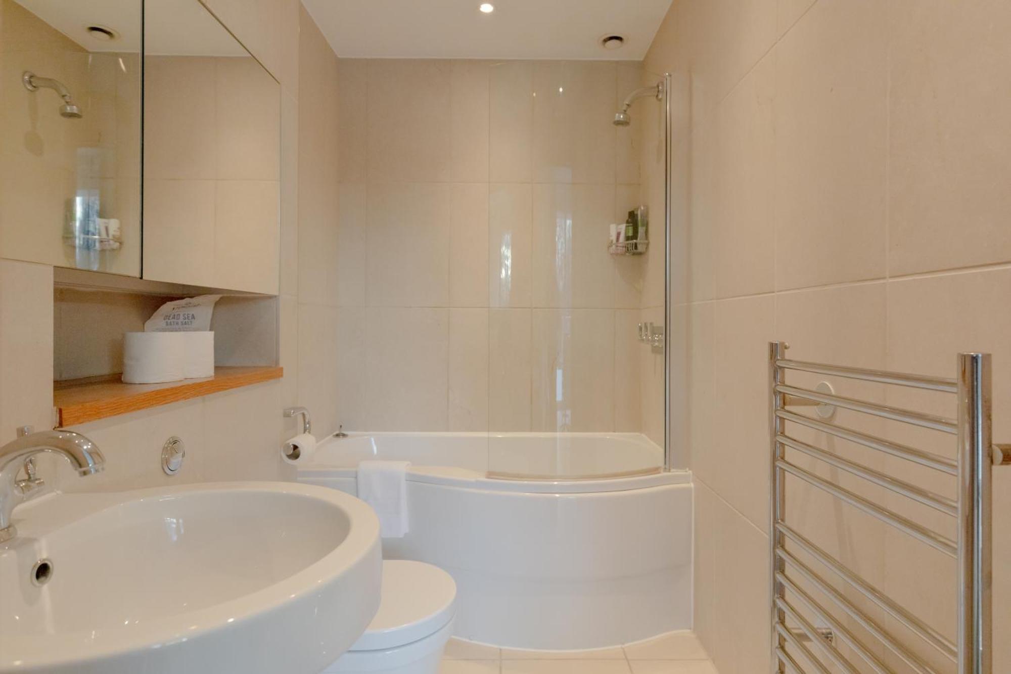 Apartment Minimal With Views Over Battersea Park *