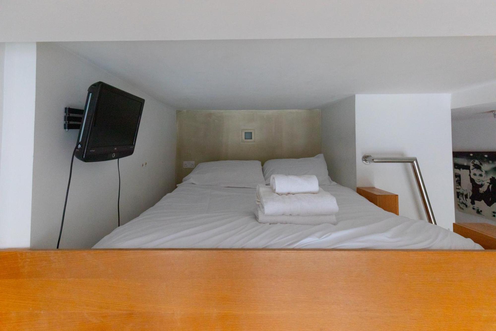 Minimal With Views Over Battersea Park Apartment London